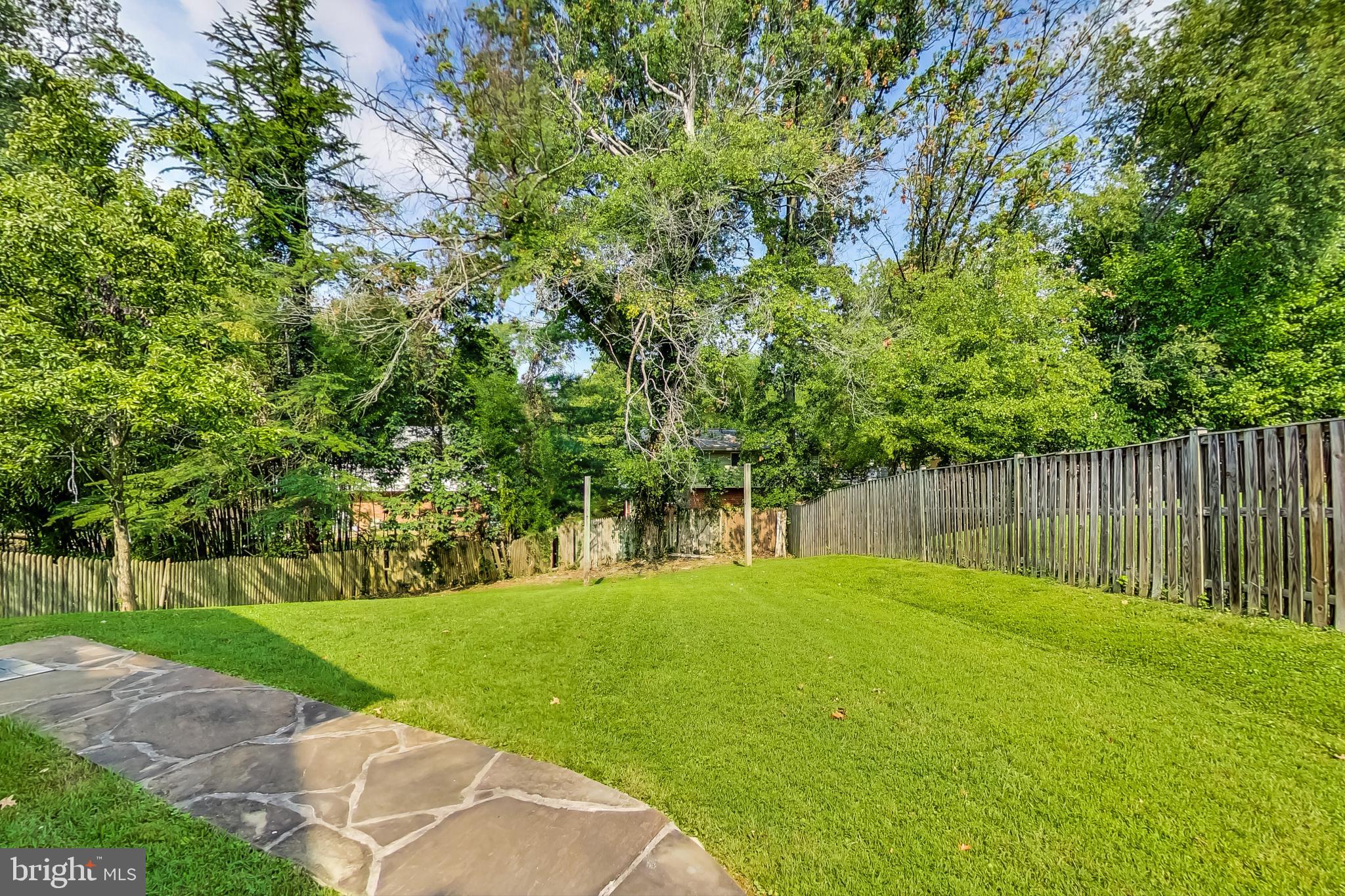 MONTROSE VILLAGE - Residential Lease