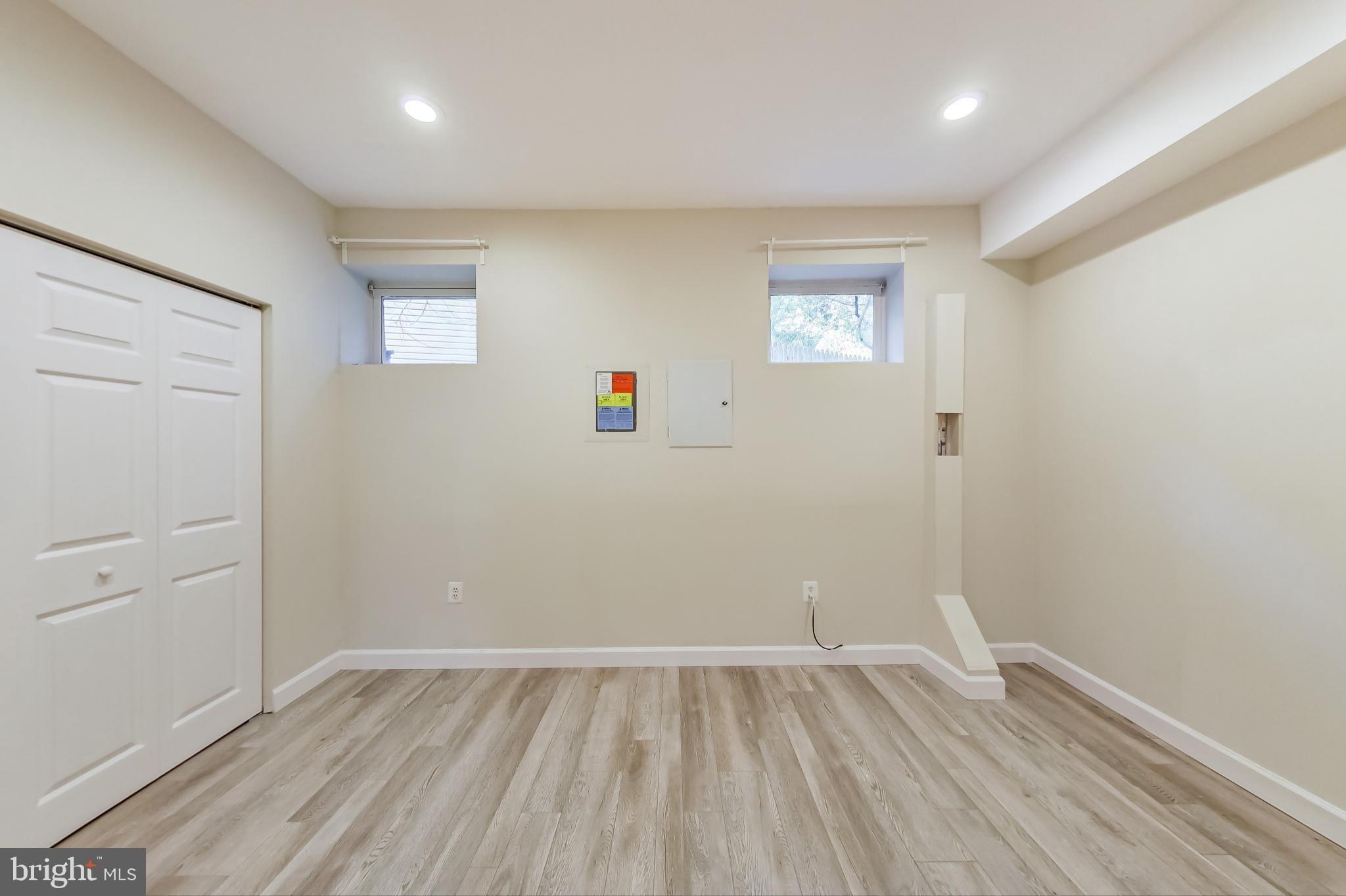 MONTROSE VILLAGE - Residential Lease