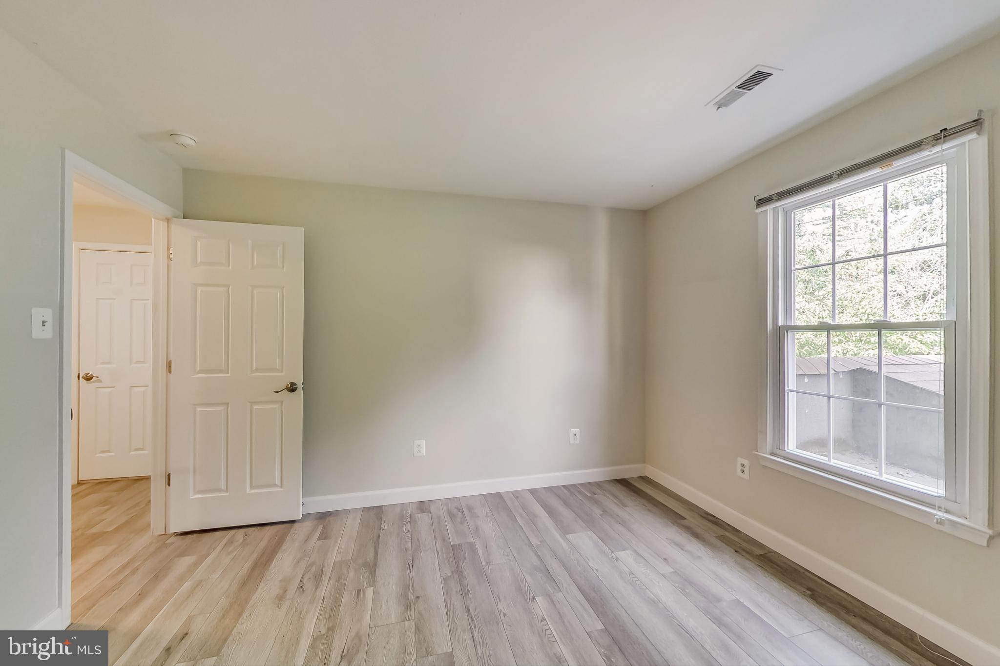 MONTROSE VILLAGE - Residential Lease