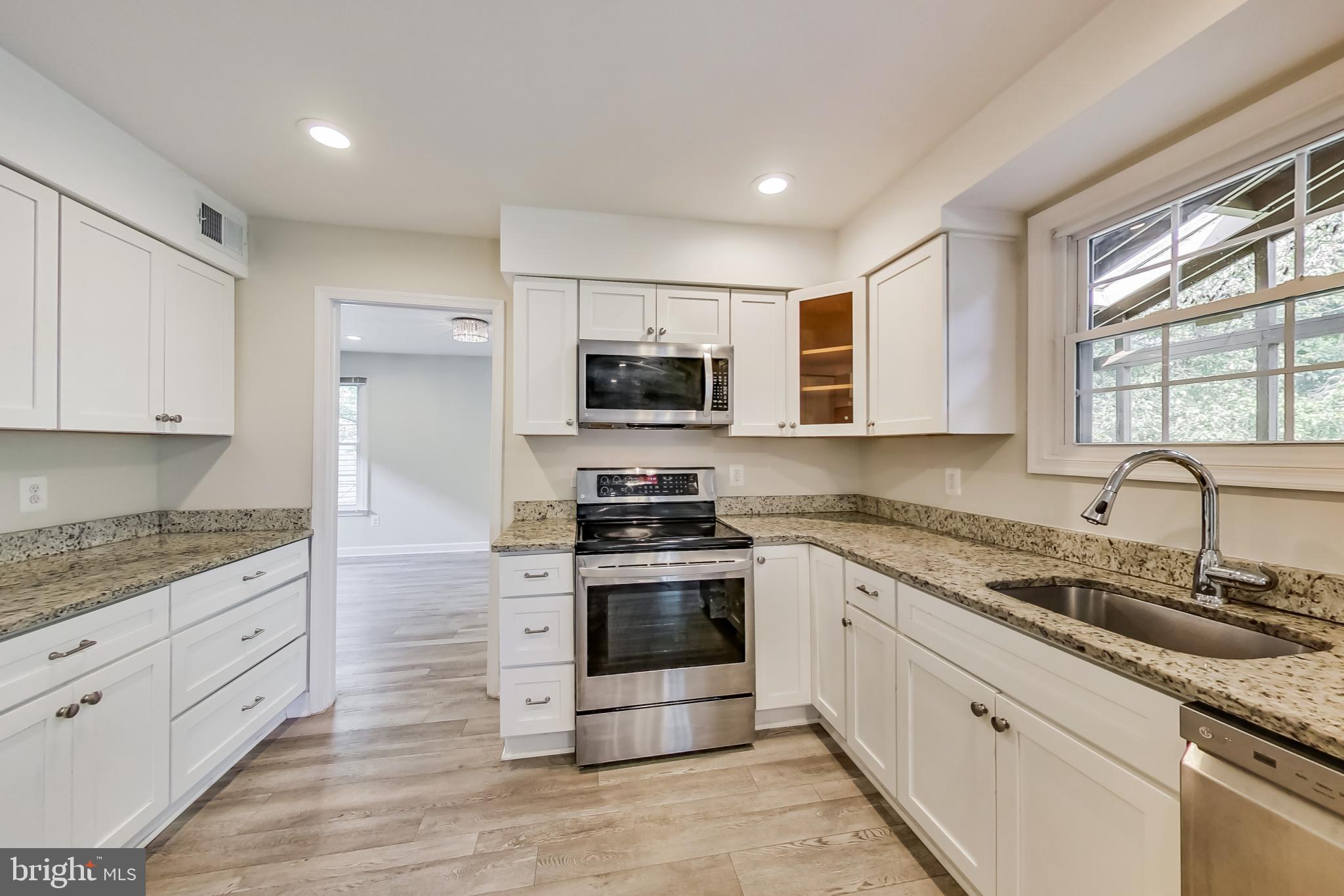 MONTROSE VILLAGE - Residential Lease