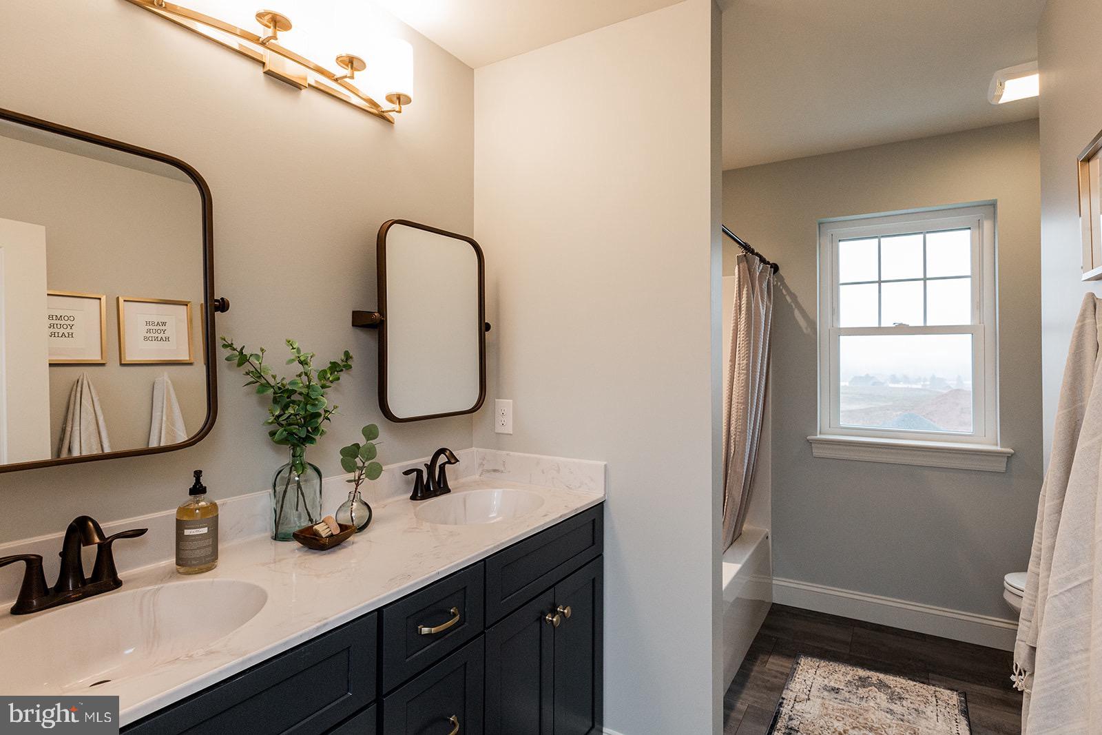 PINE VIEW ESTATES - Residential