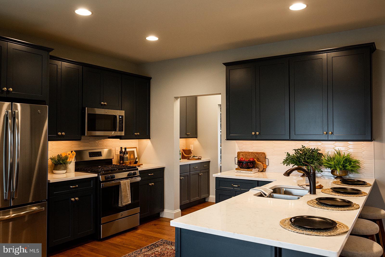 PINE VIEW ESTATES - Residential