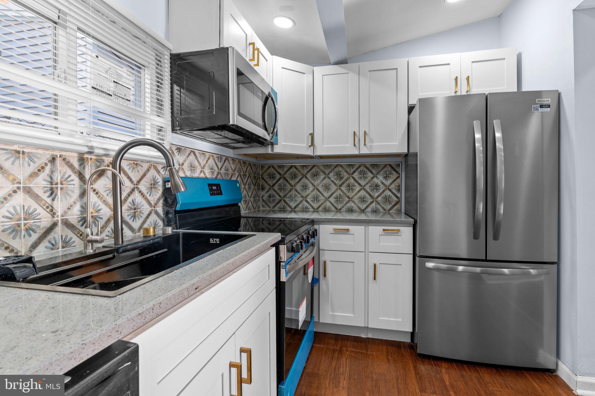 KENSINGTON - Residential