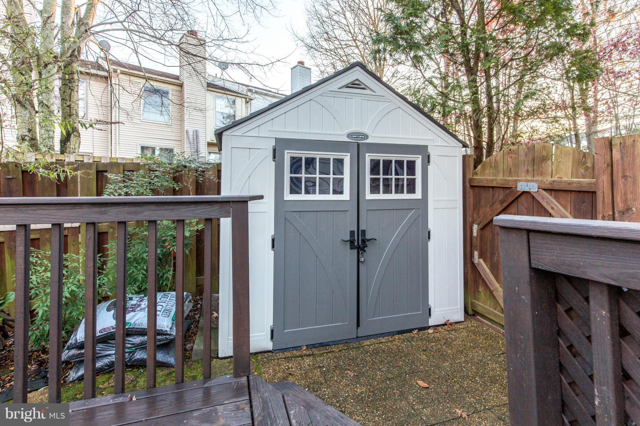 LAKE RIDGE - Residential