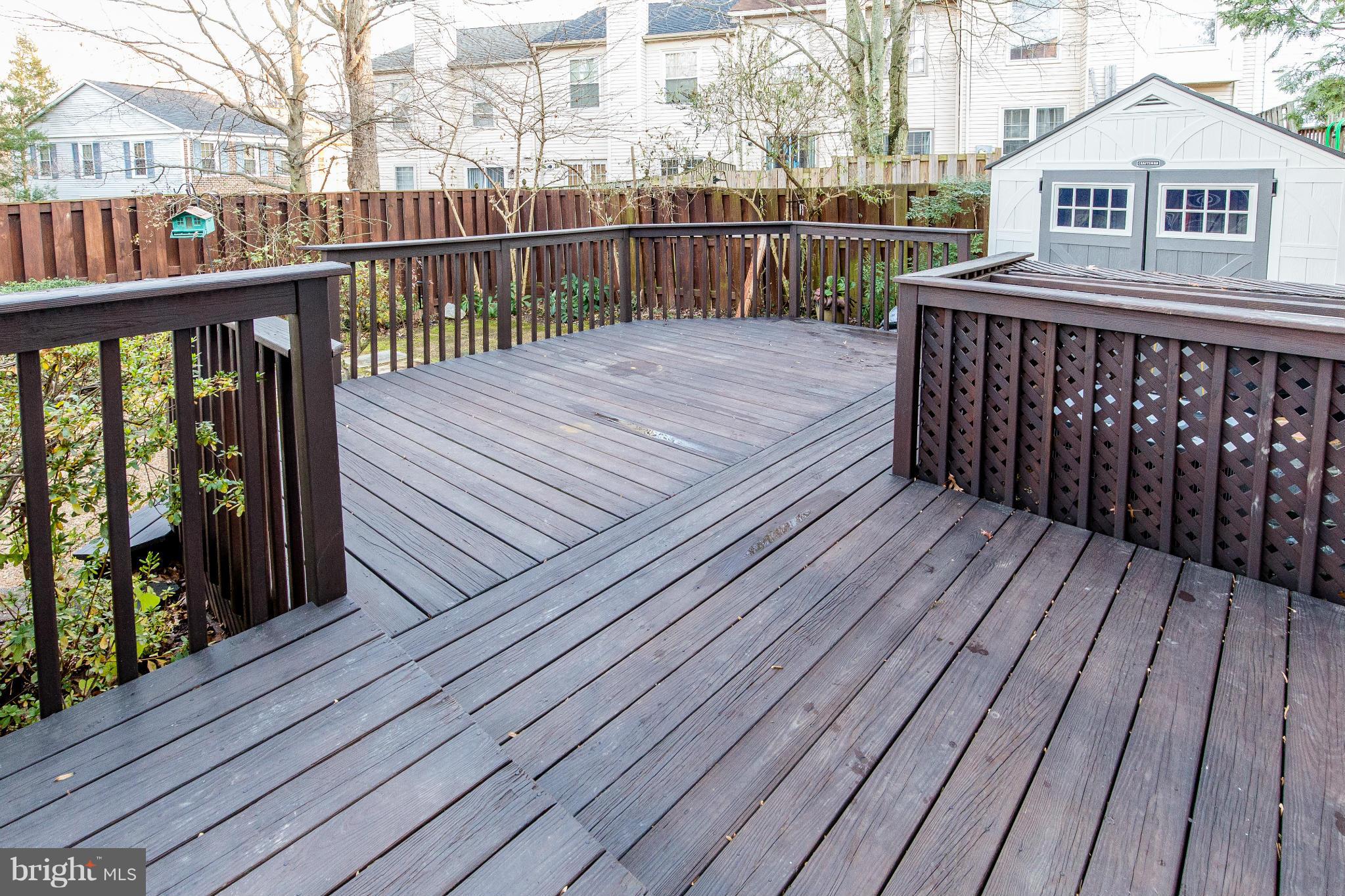 LAKE RIDGE - Residential