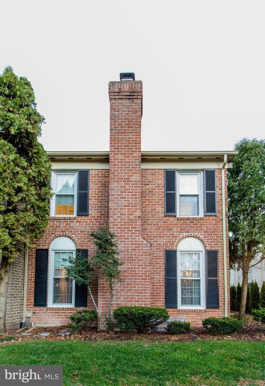 Check out this beautiful brick front, spacious end unit townhouse! Freshly painted with gleaming hardwoods (2008) on the main level and new carpet in bedrooms! Stainless steel appliances (2013) in kitchen and separate dining room! Fireplace and built-in bookcases. Large deck and beautifully landscaped yard with irrigation system and storage shed (2014). Don't miss this one! Call CSS for showing