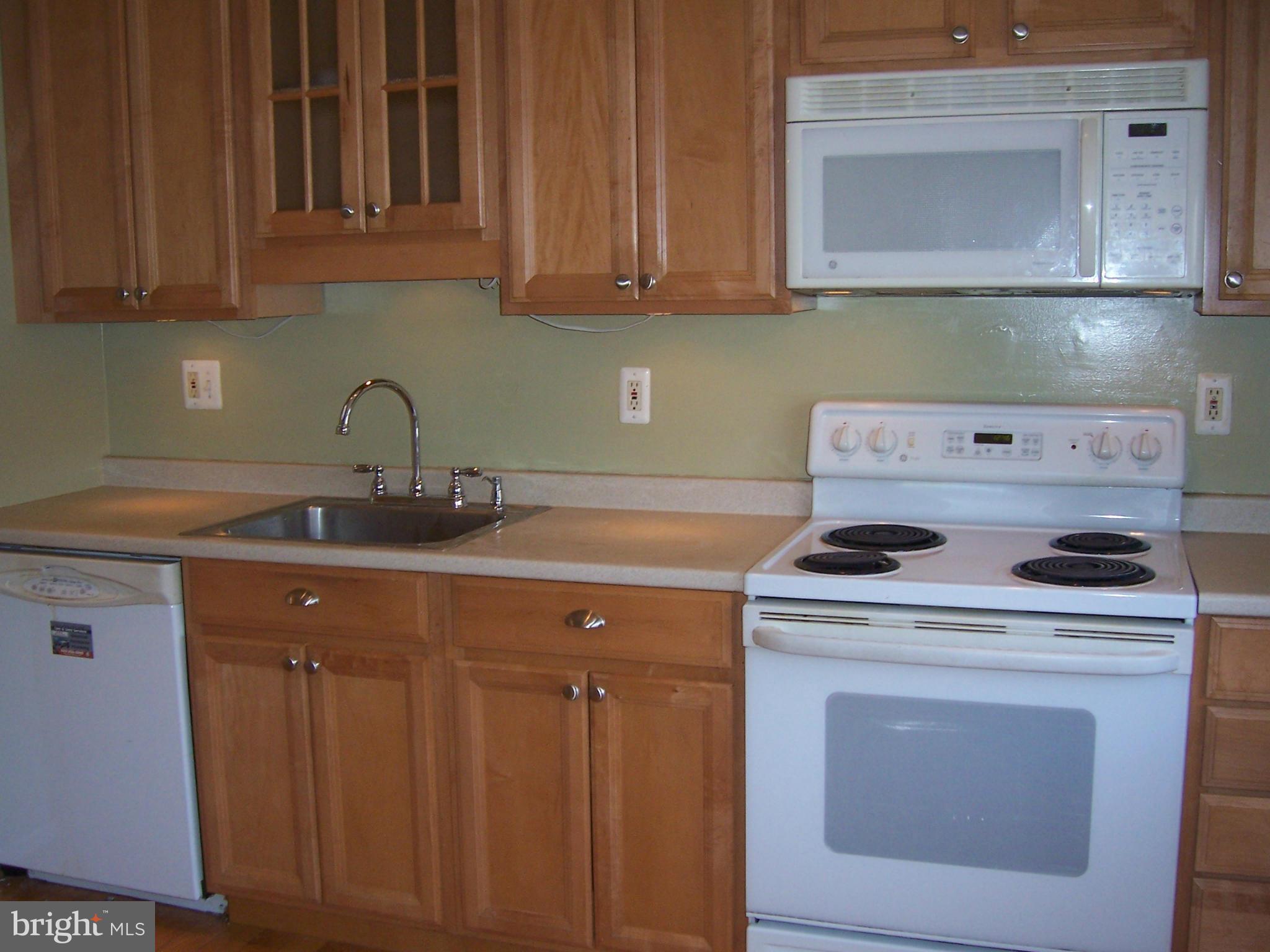 PINEWOOD GREENS - Residential Lease