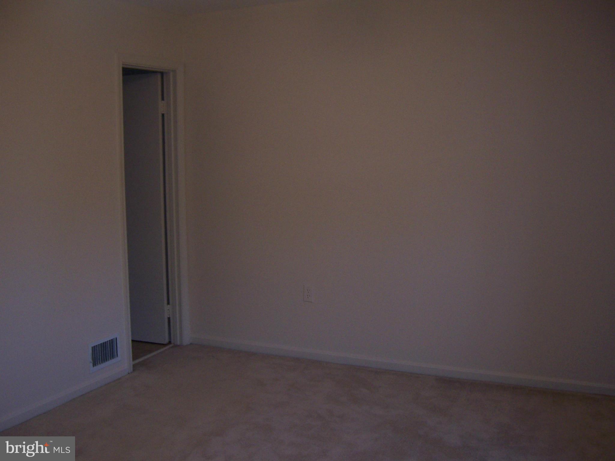 PINEWOOD GREENS - Residential Lease