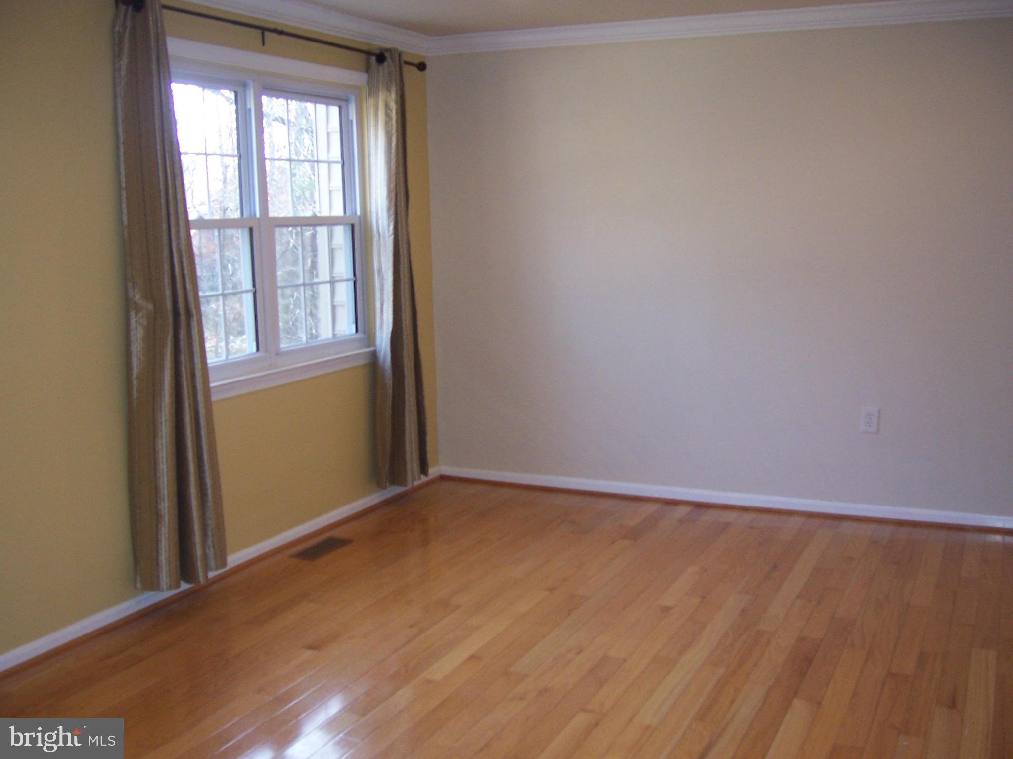 PINEWOOD GREENS - Residential Lease