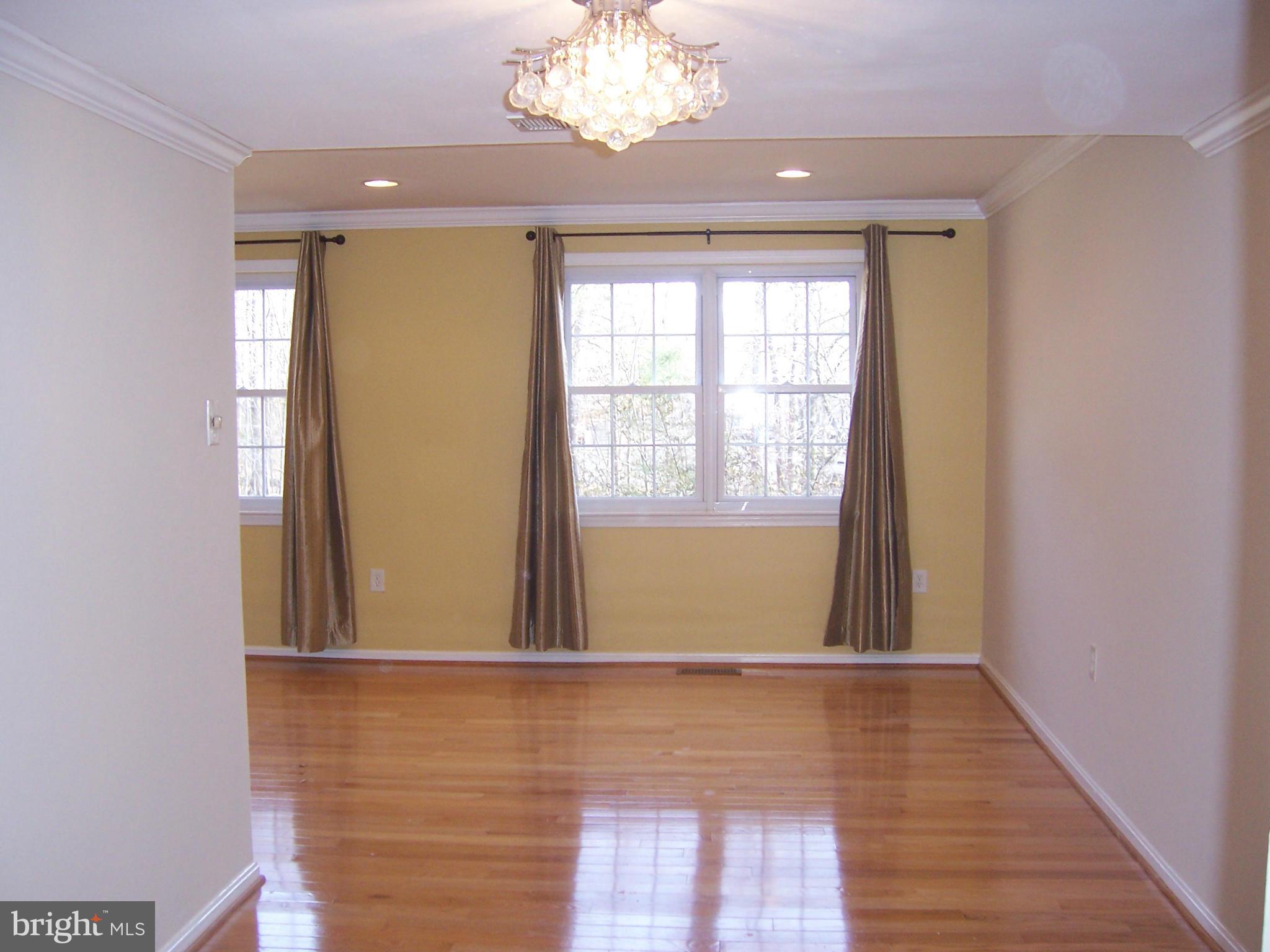 PINEWOOD GREENS - Residential Lease