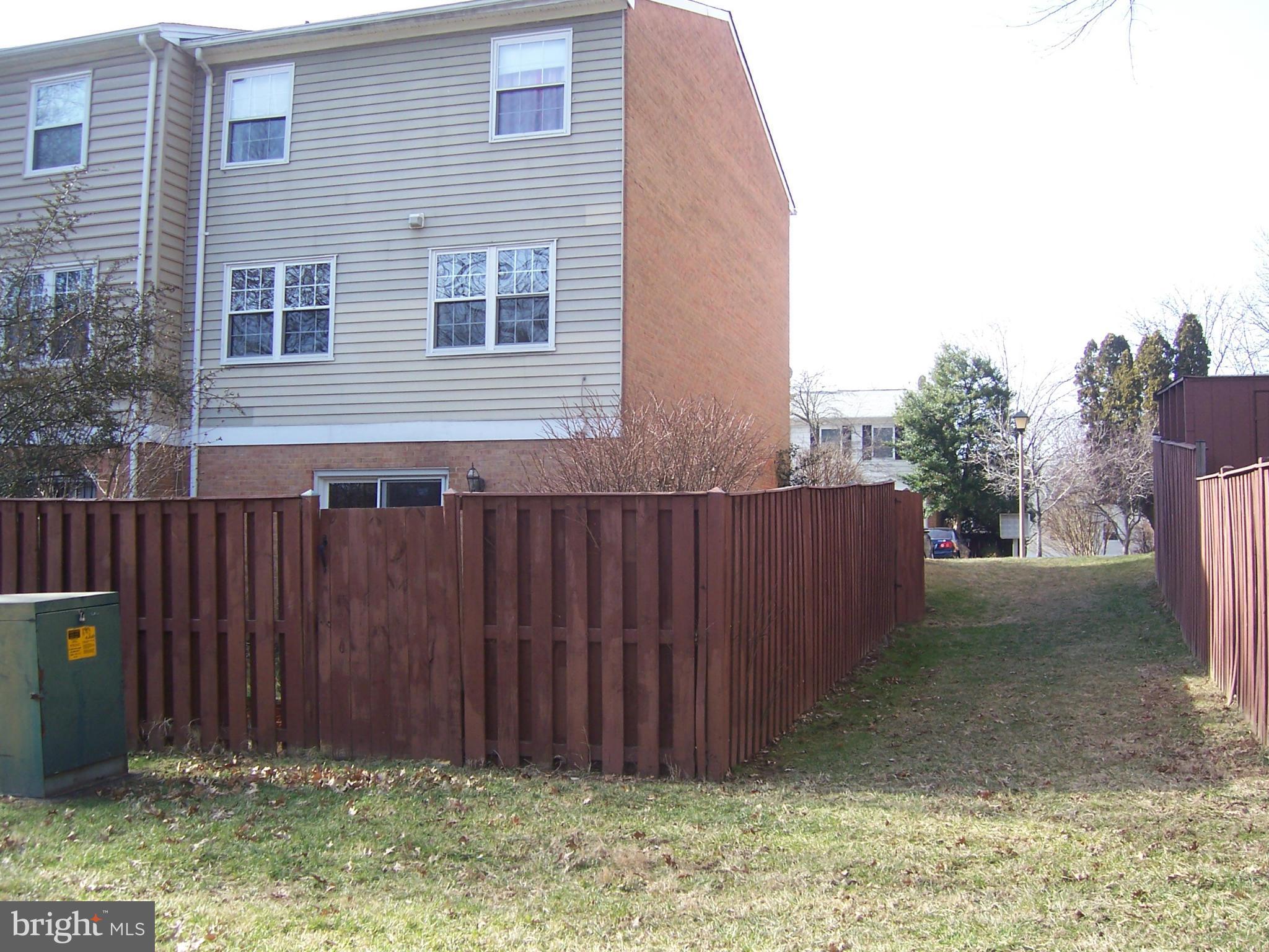 PINEWOOD GREENS - Residential Lease