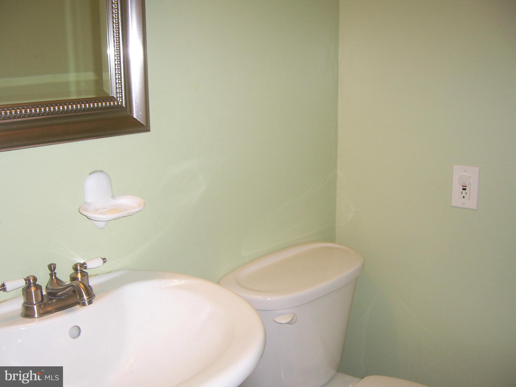 PINEWOOD GREENS - Residential Lease