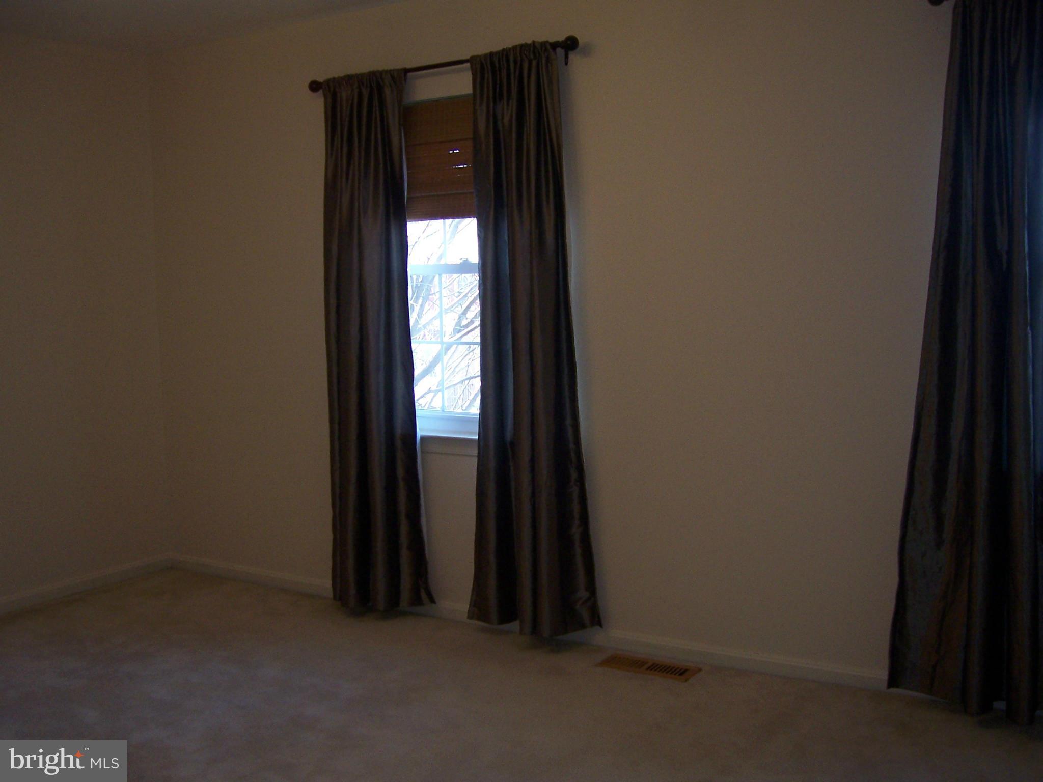 PINEWOOD GREENS - Residential Lease