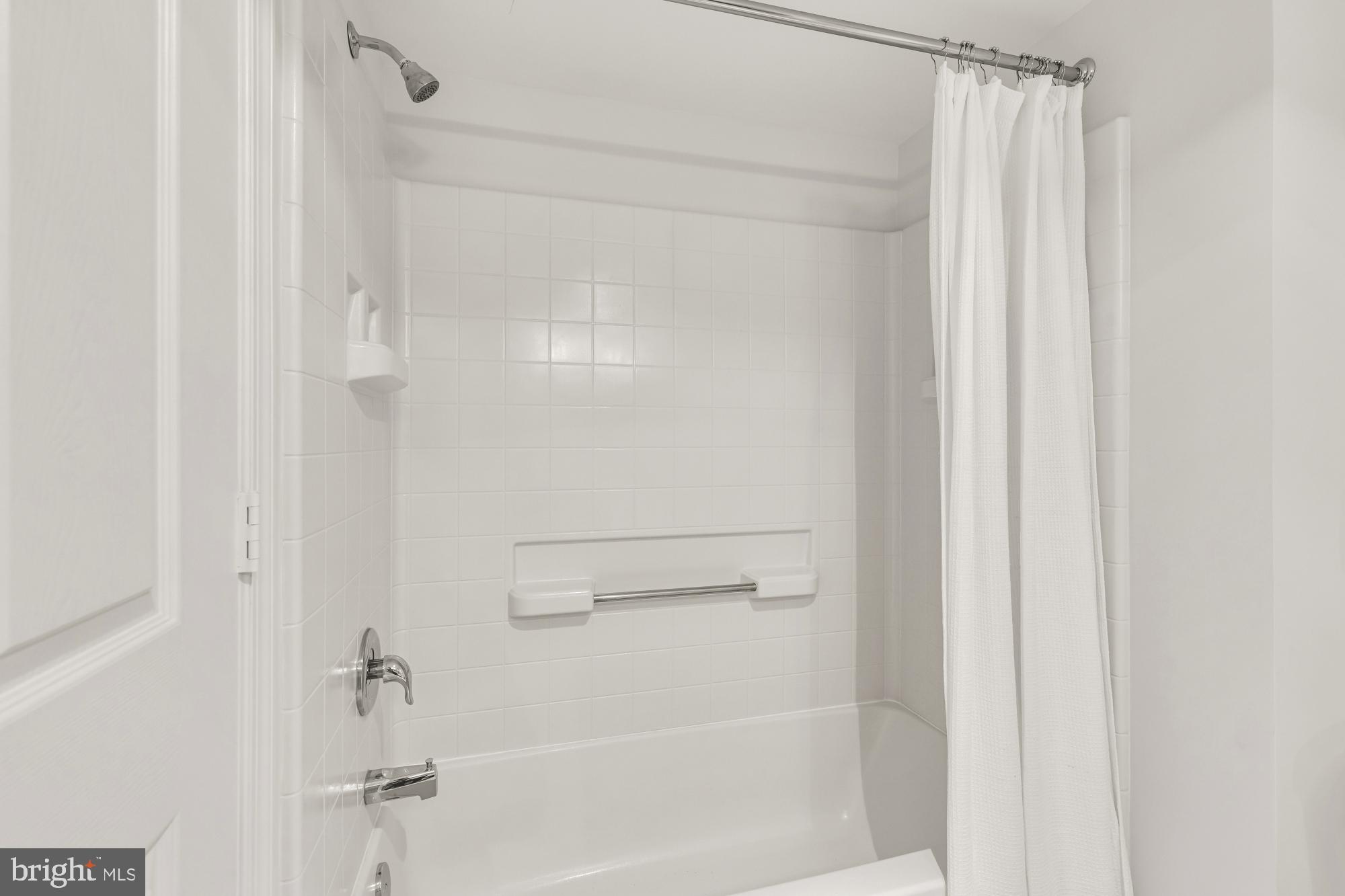 LEISURE WORLD - Residential