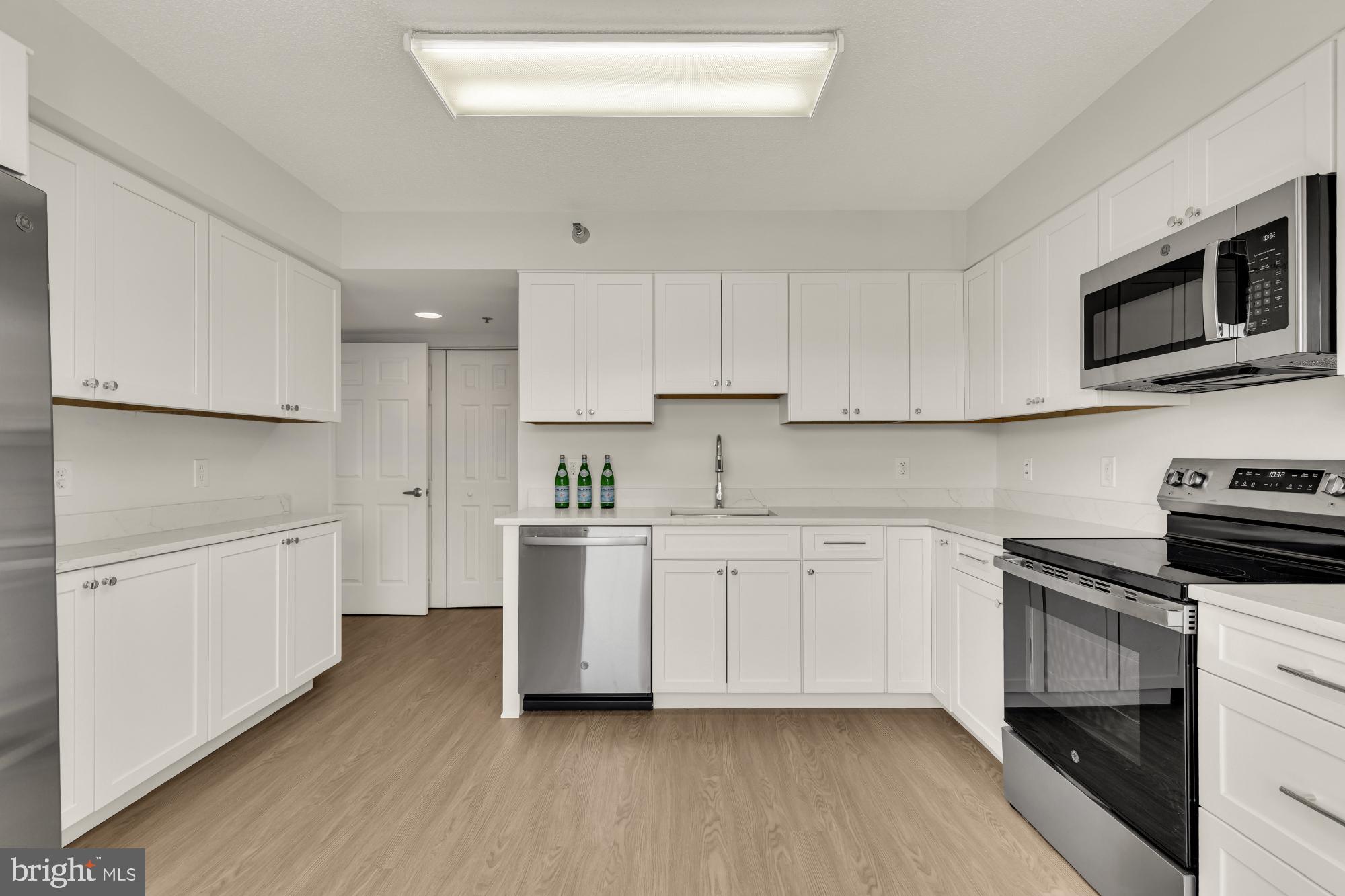 LEISURE WORLD - Residential