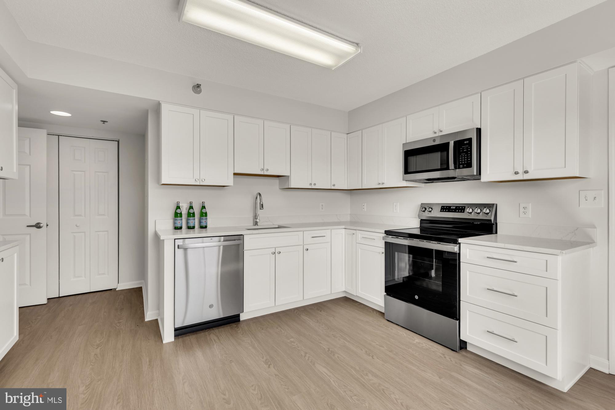 LEISURE WORLD - Residential