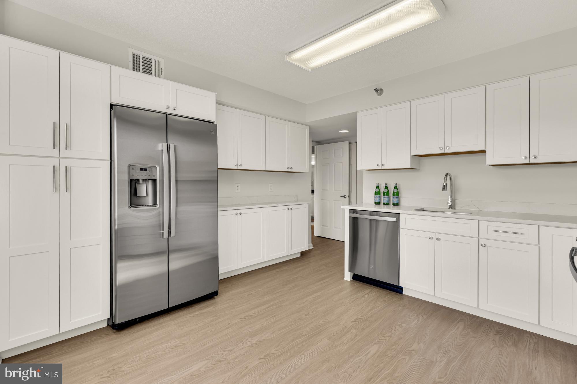 LEISURE WORLD - Residential
