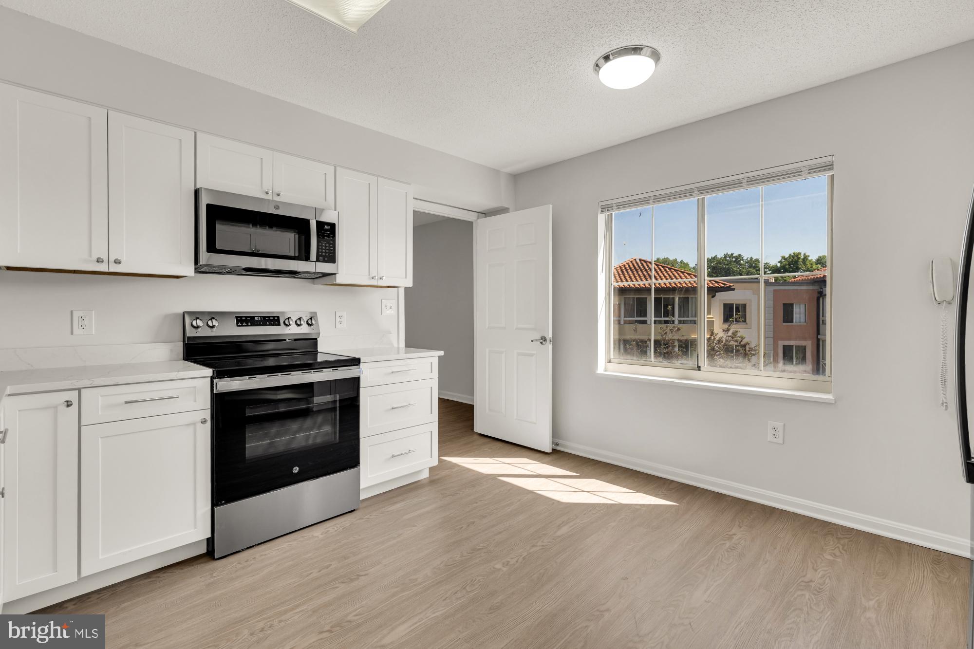 LEISURE WORLD - Residential