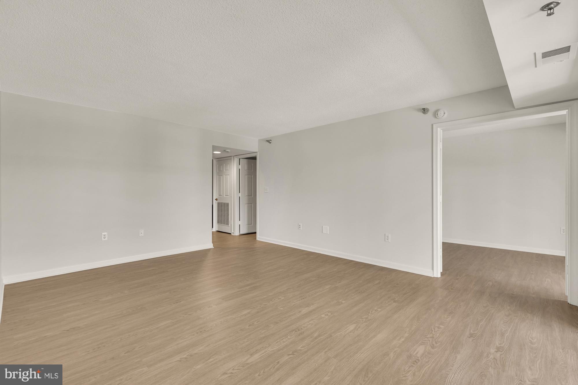 LEISURE WORLD - Residential