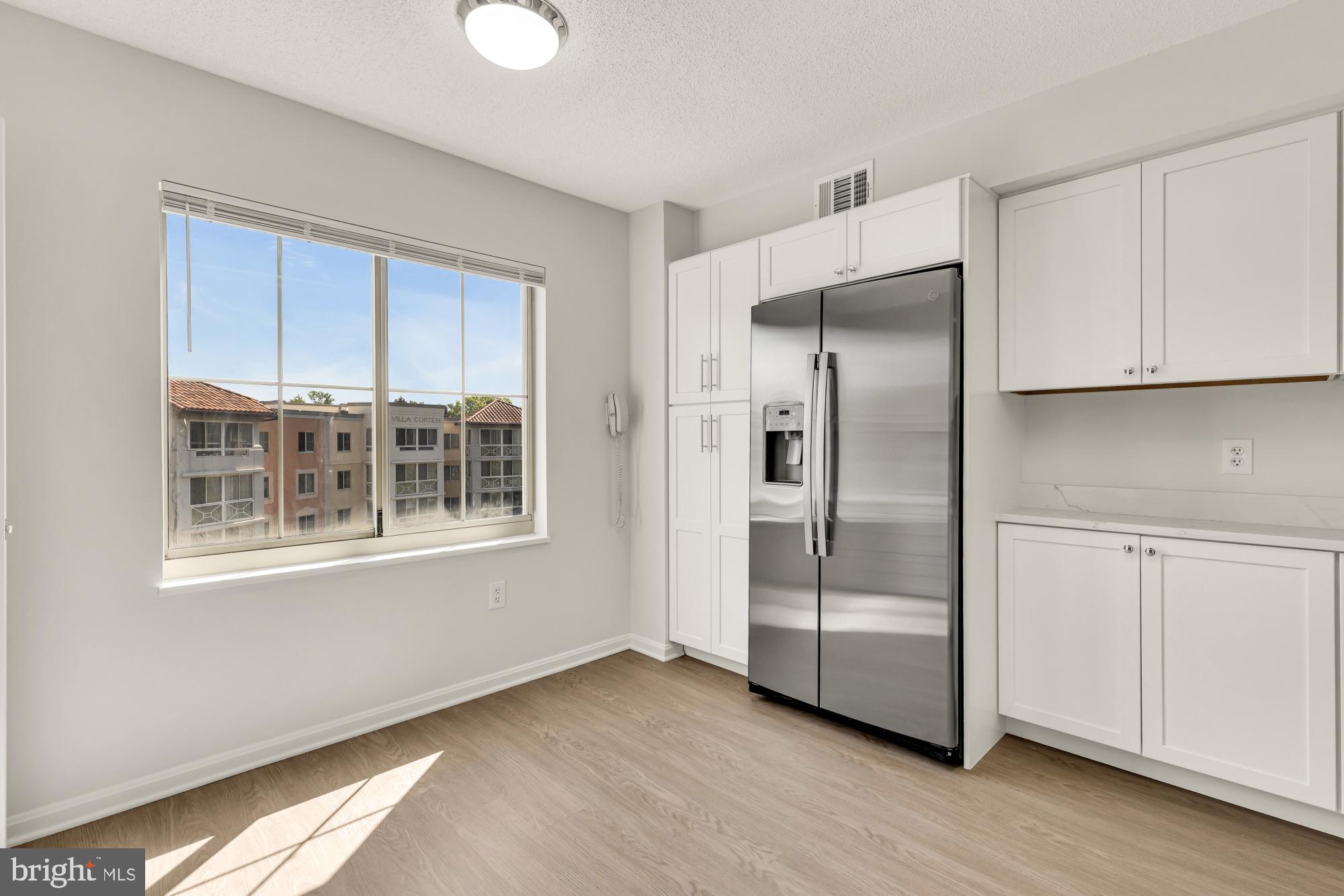 LEISURE WORLD - Residential