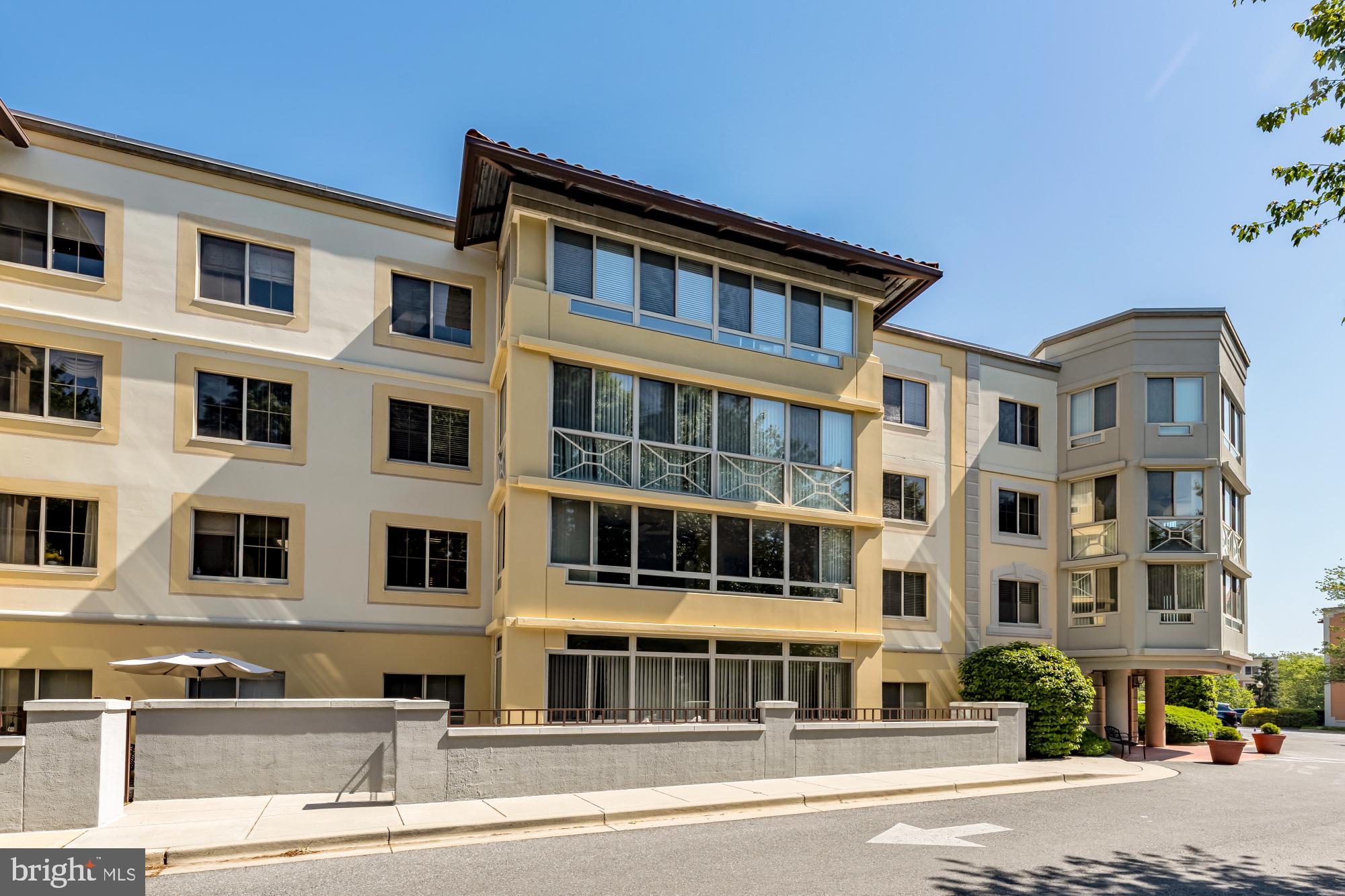 LEISURE WORLD - Residential