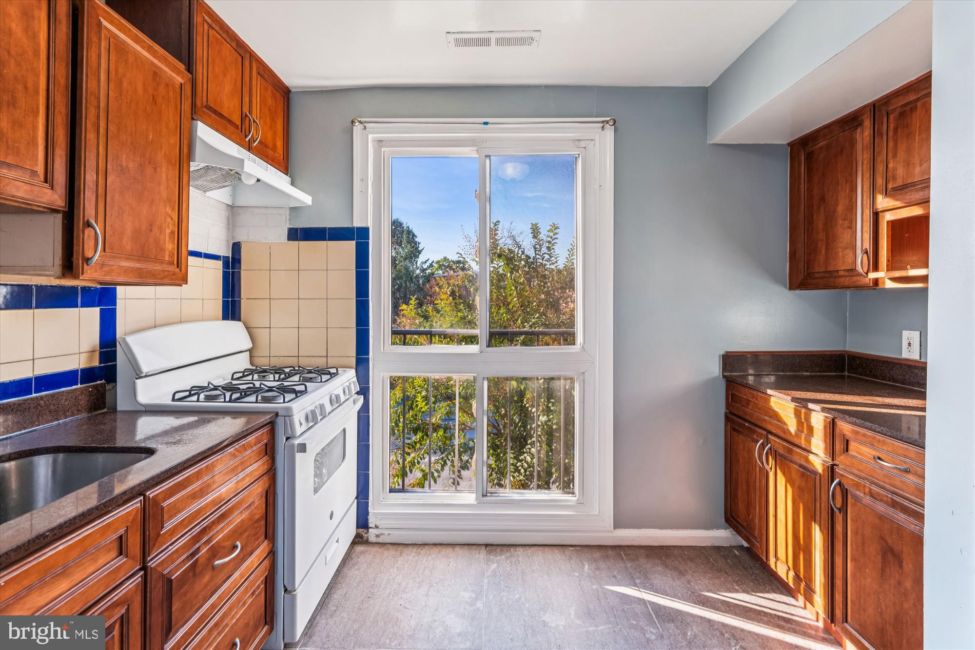 BEDFORD TOWNE CONDO - Residential