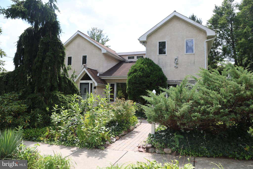 Photo of 1775 Euclid Avenue, BETHLEHEM, PA 18018 (MLS # PALH2016448)