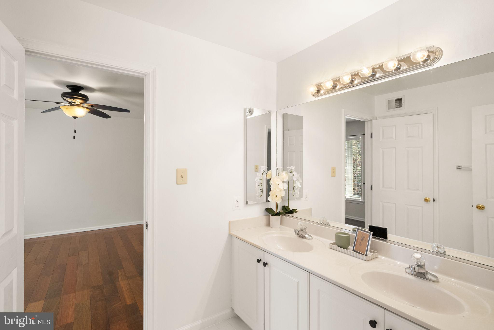 GRAND HAMPTONS - Residential