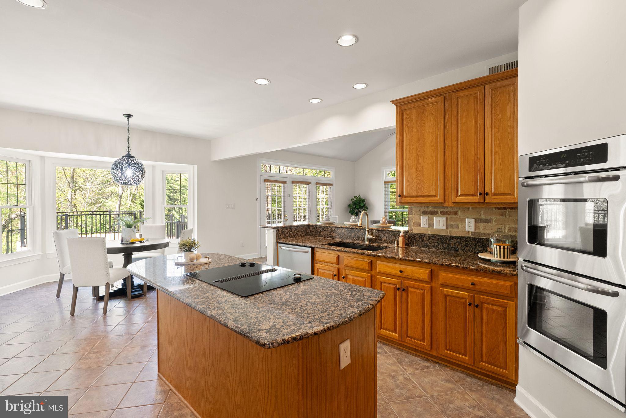 GRAND HAMPTONS - Residential