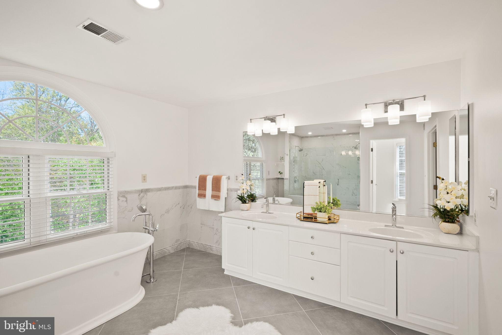 GRAND HAMPTONS - Residential