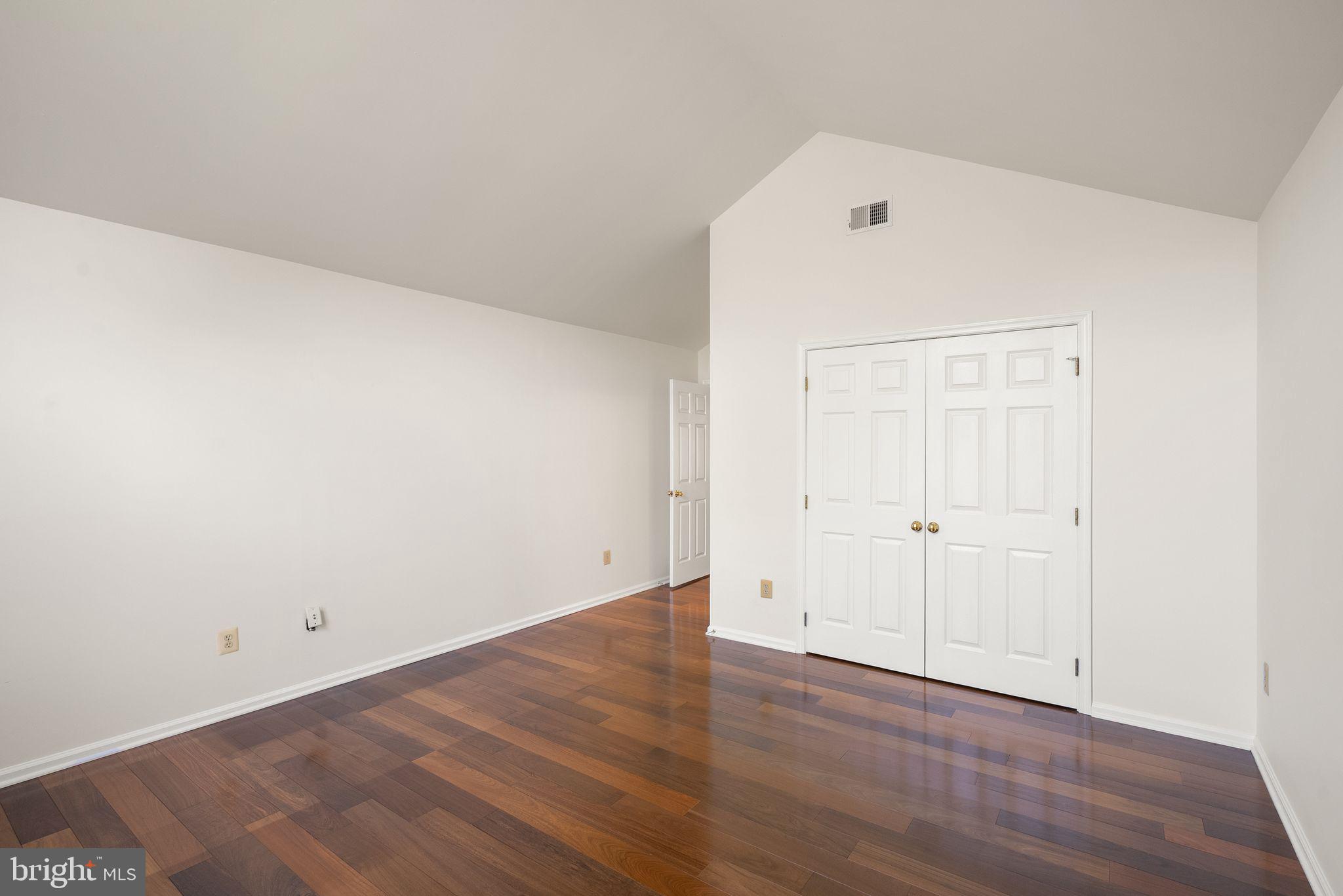 GRAND HAMPTONS - Residential