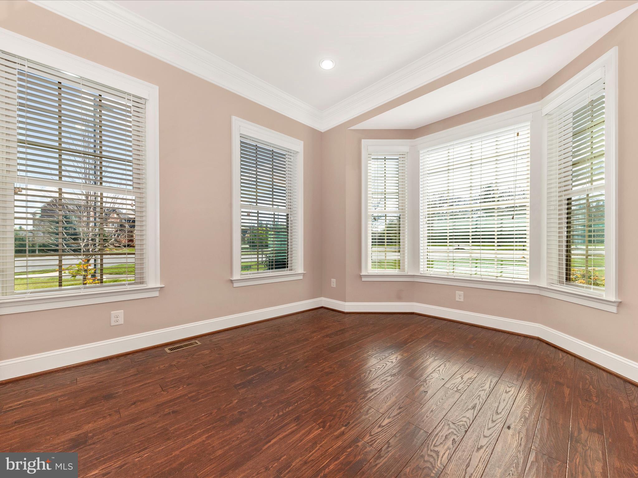 100 CASTLE OAK COURT