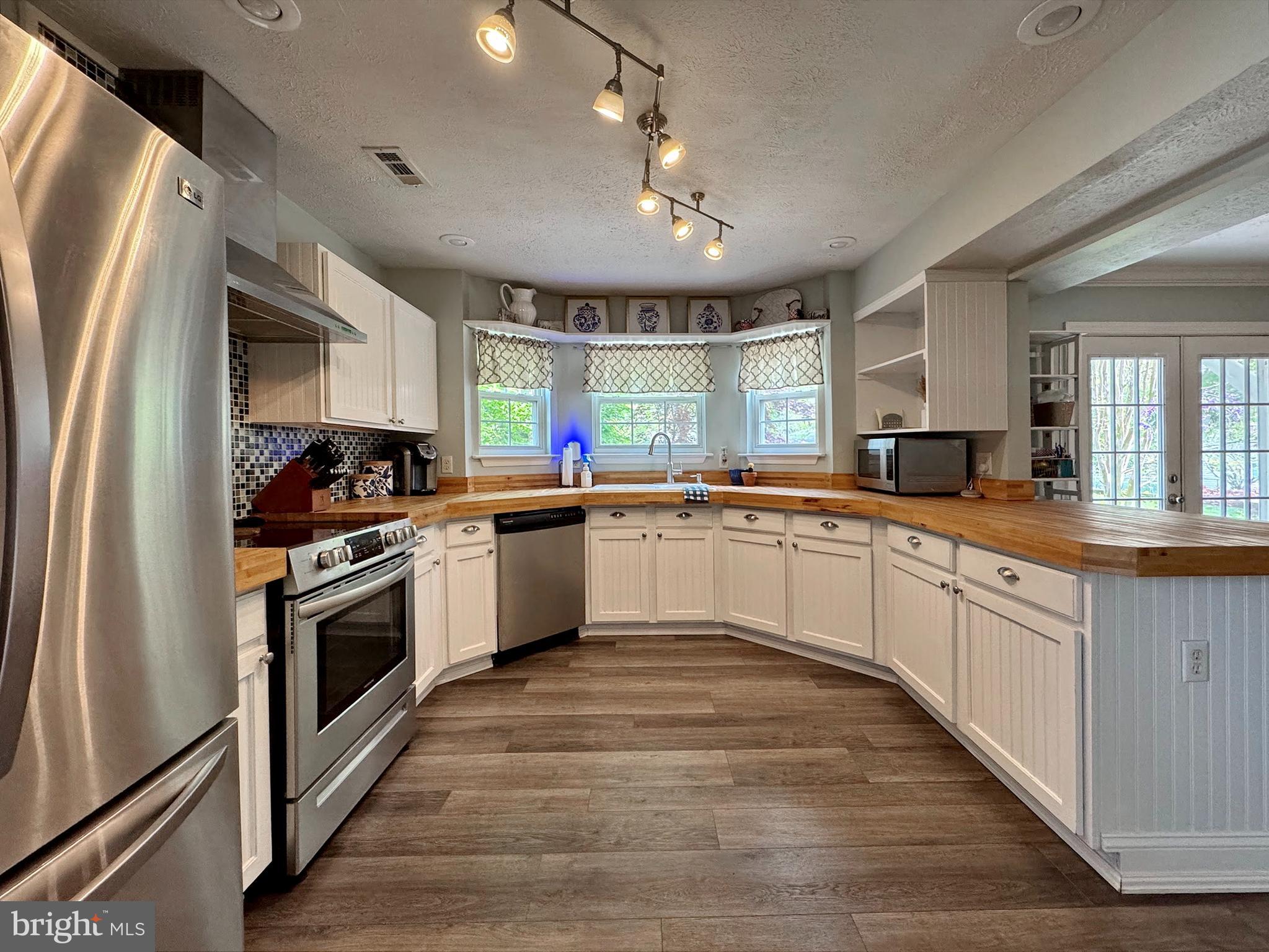 COBB ISLAND - Residential