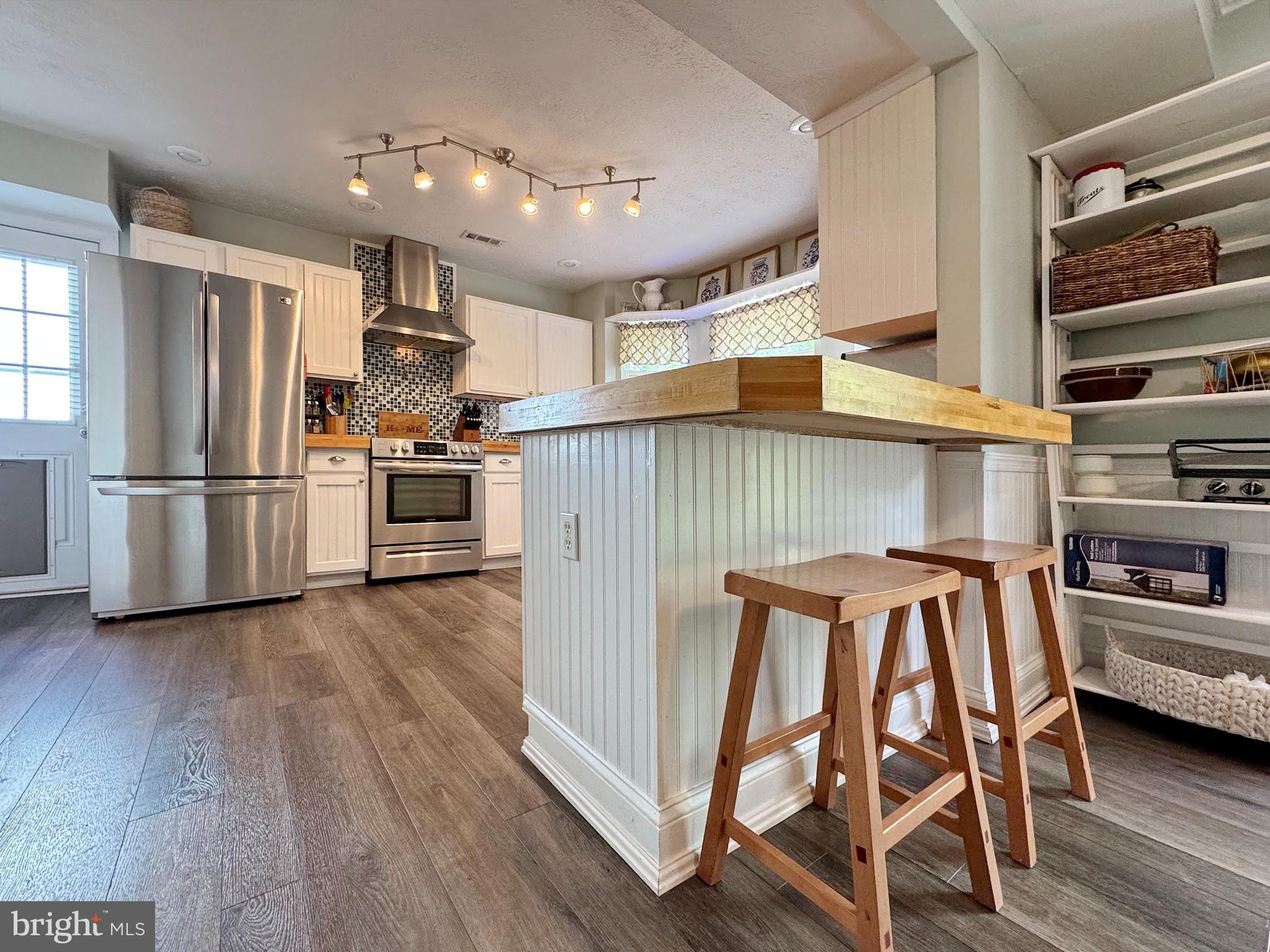 COBB ISLAND - Residential