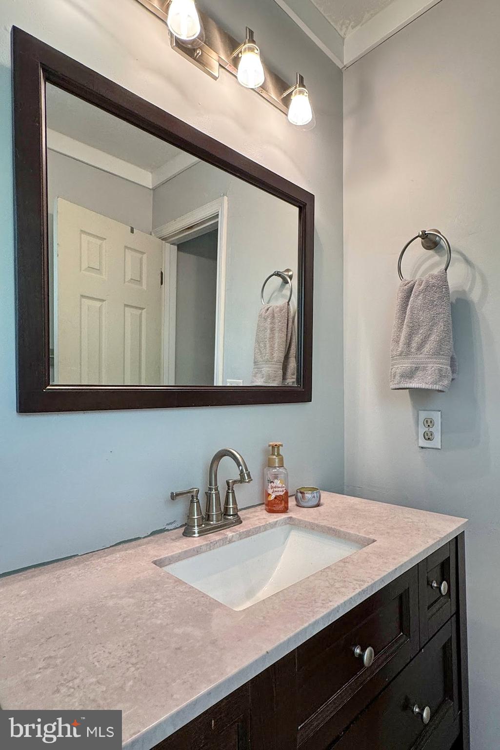 COBB ISLAND - Residential