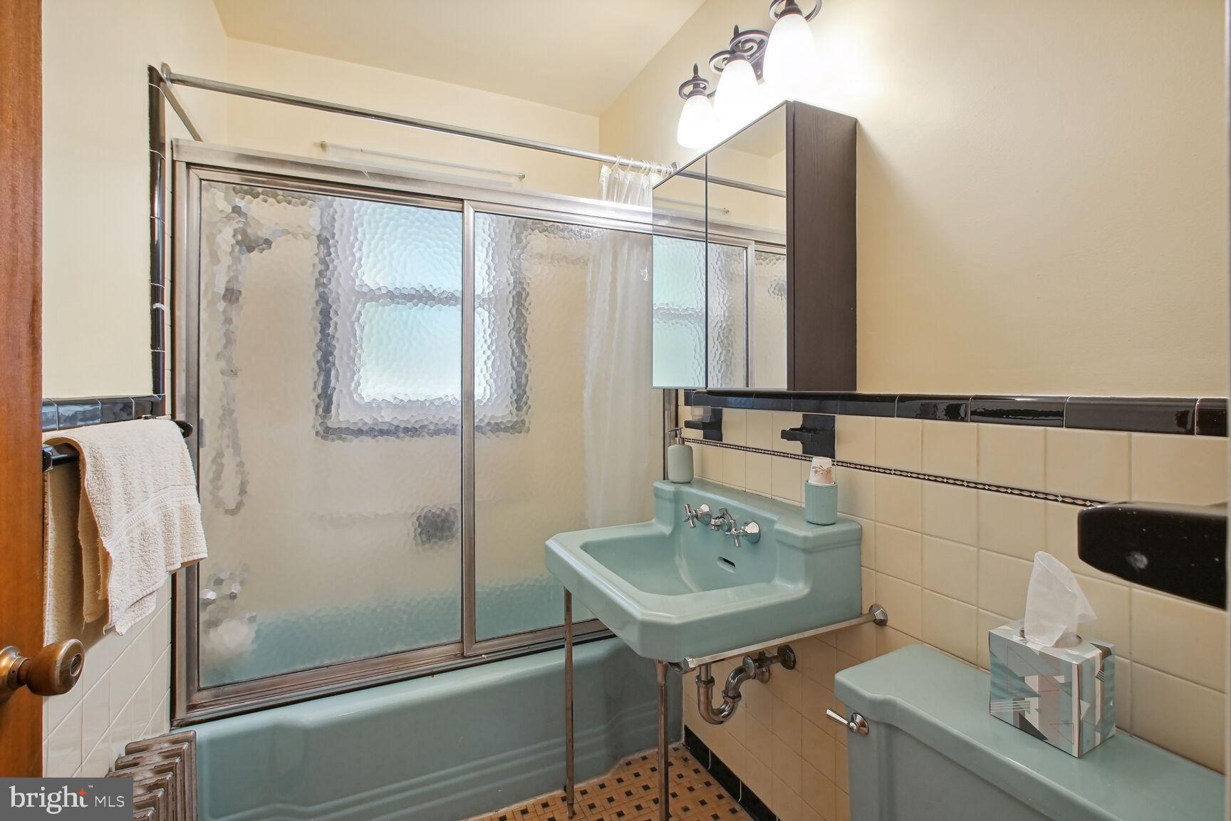 ADELPHI - Residential