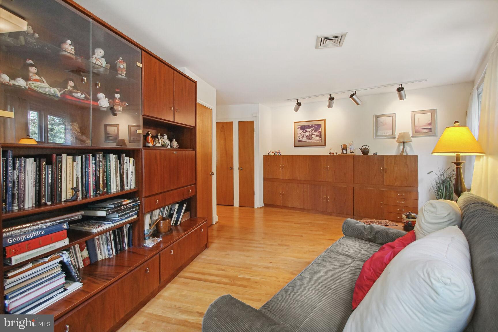 ADELPHI - Residential