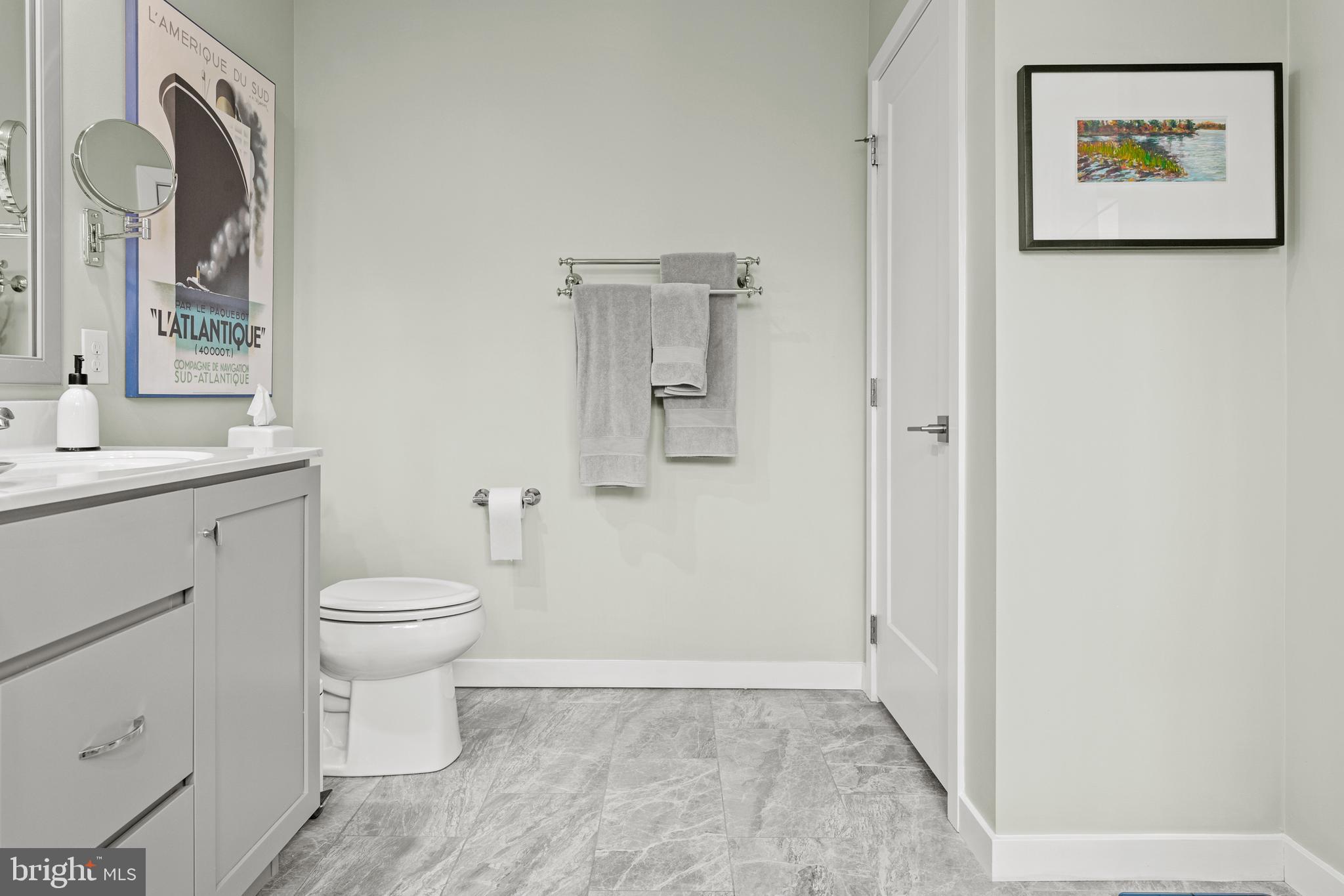 OAKS AT LAFAYETTE HILL - Residential