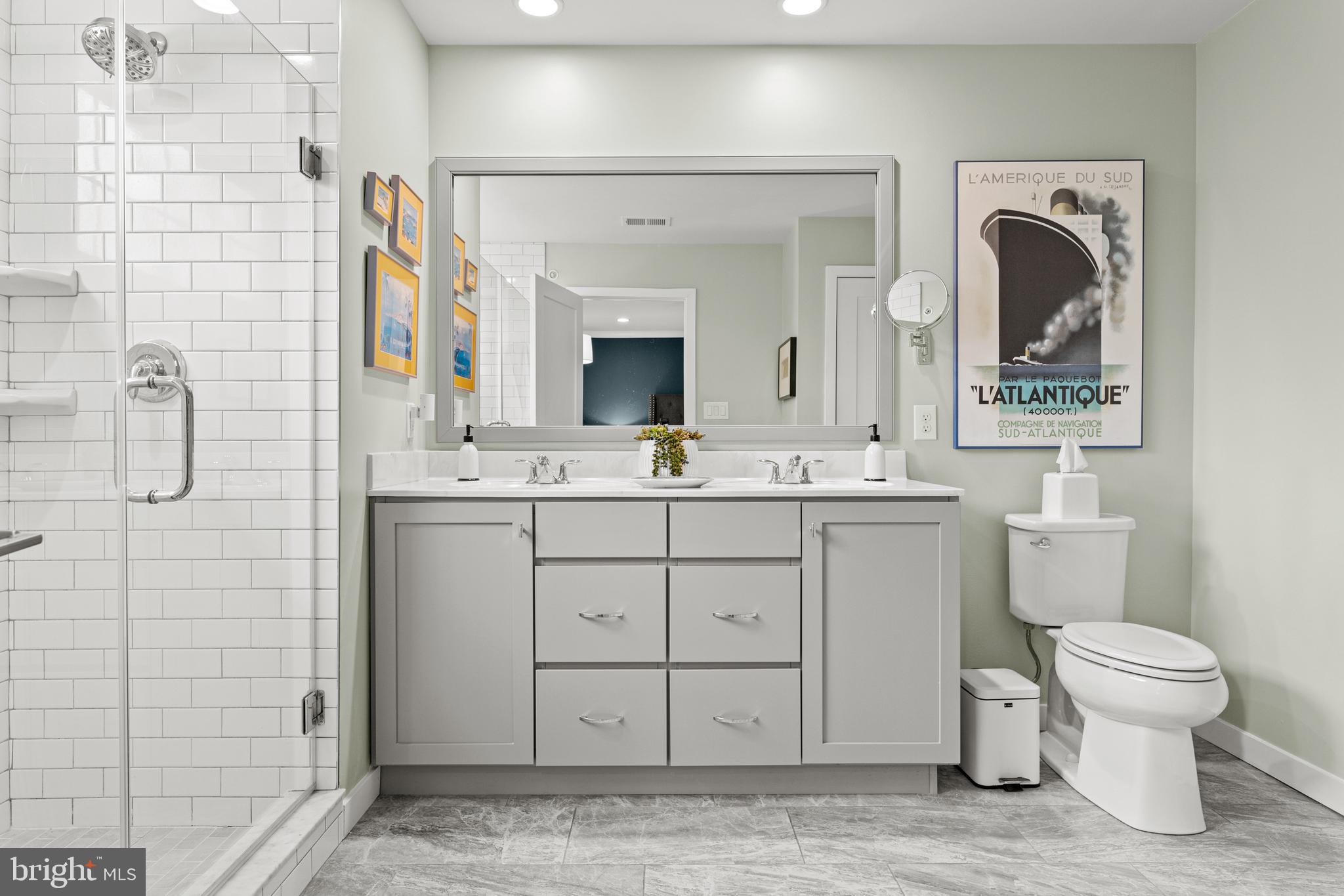 OAKS AT LAFAYETTE HILL - Residential