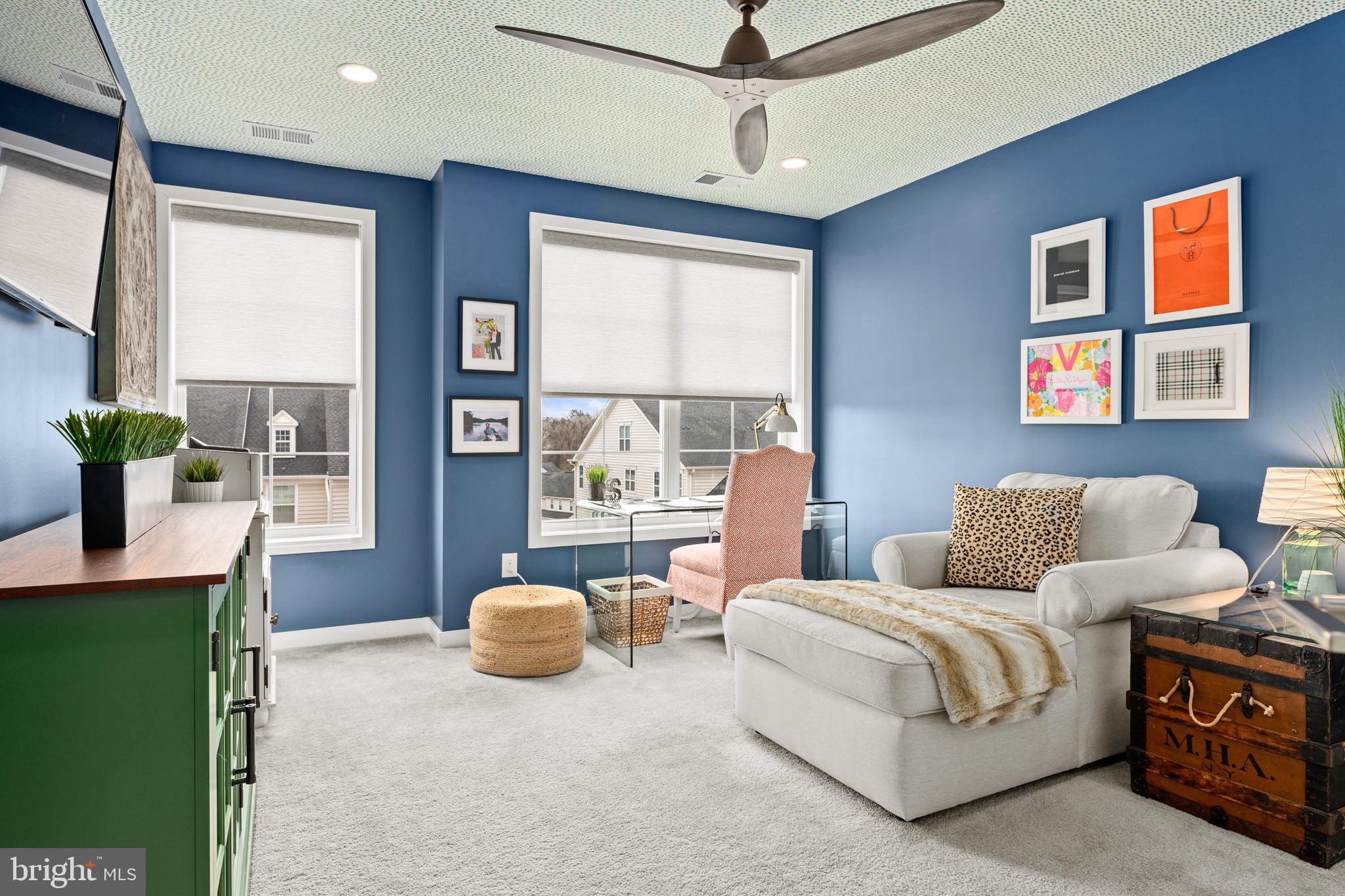 OAKS AT LAFAYETTE HILL - Residential