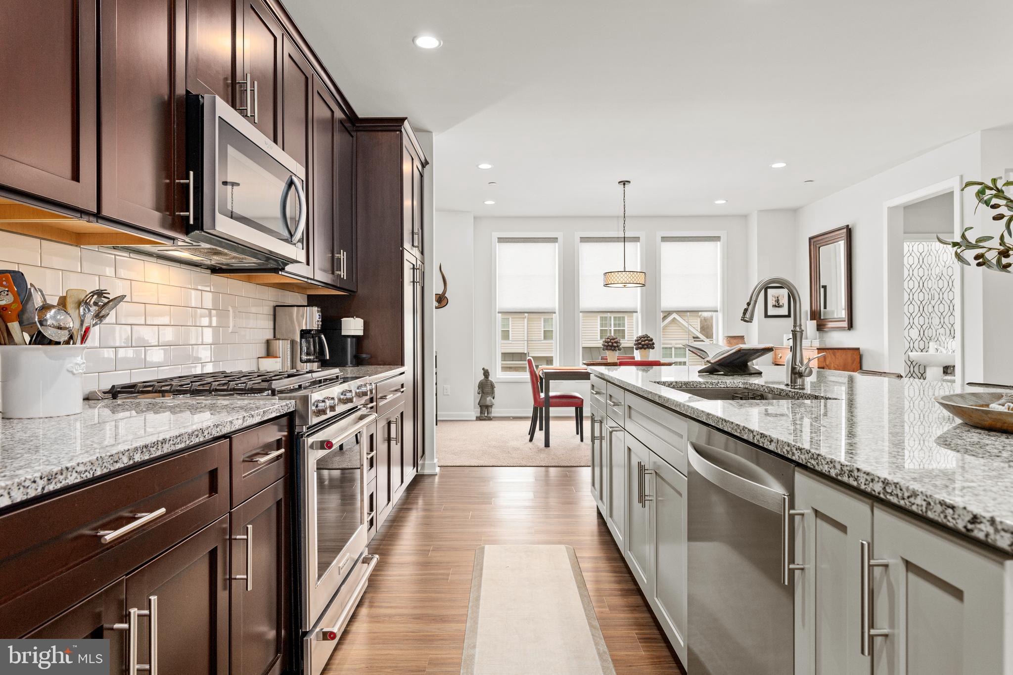 OAKS AT LAFAYETTE HILL - Residential