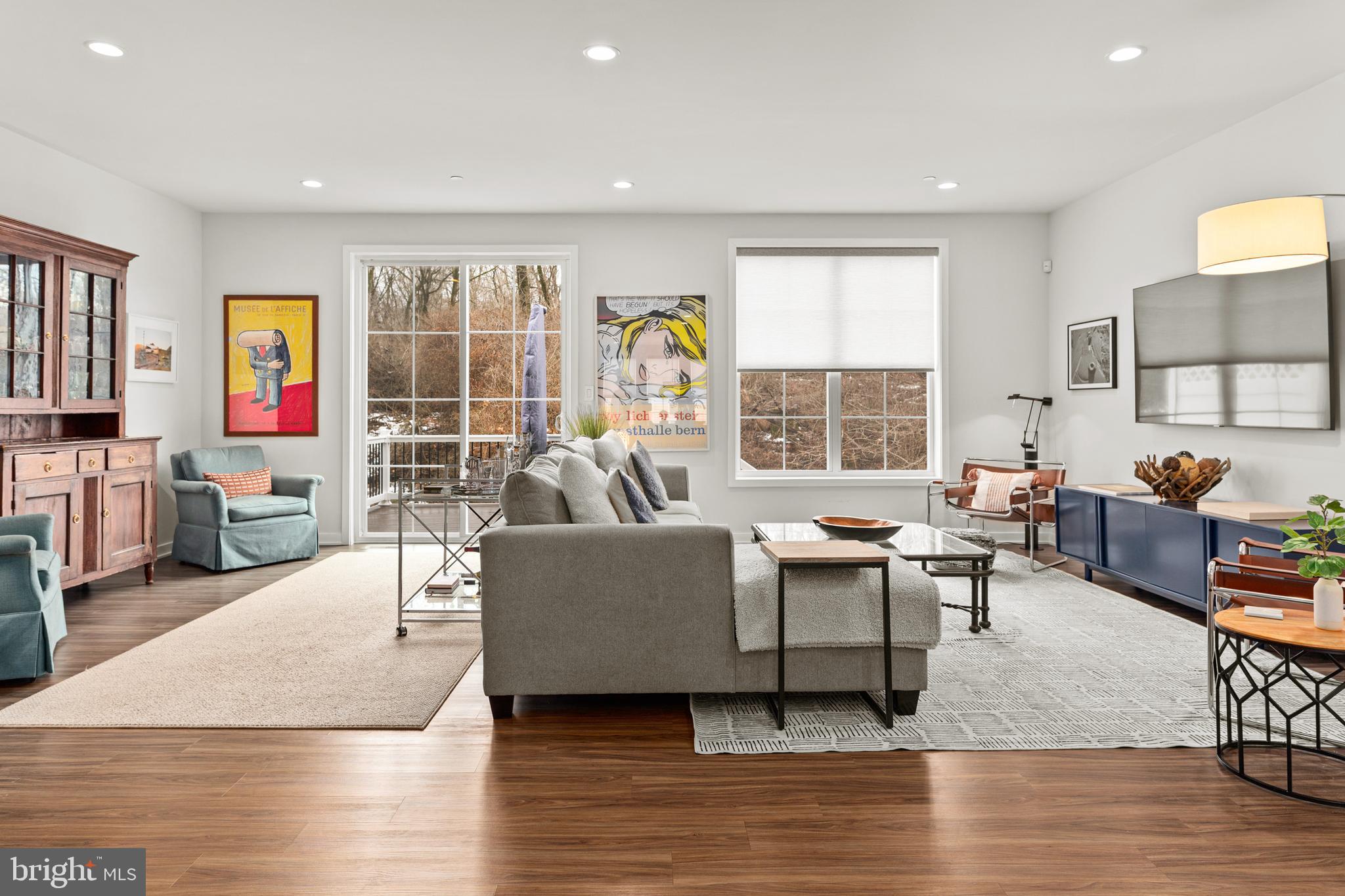 OAKS AT LAFAYETTE HILL - Residential