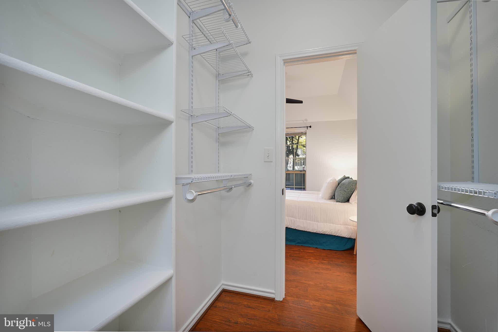 PENDERBROOK SQUARE CONDOMINIUMS - Residential