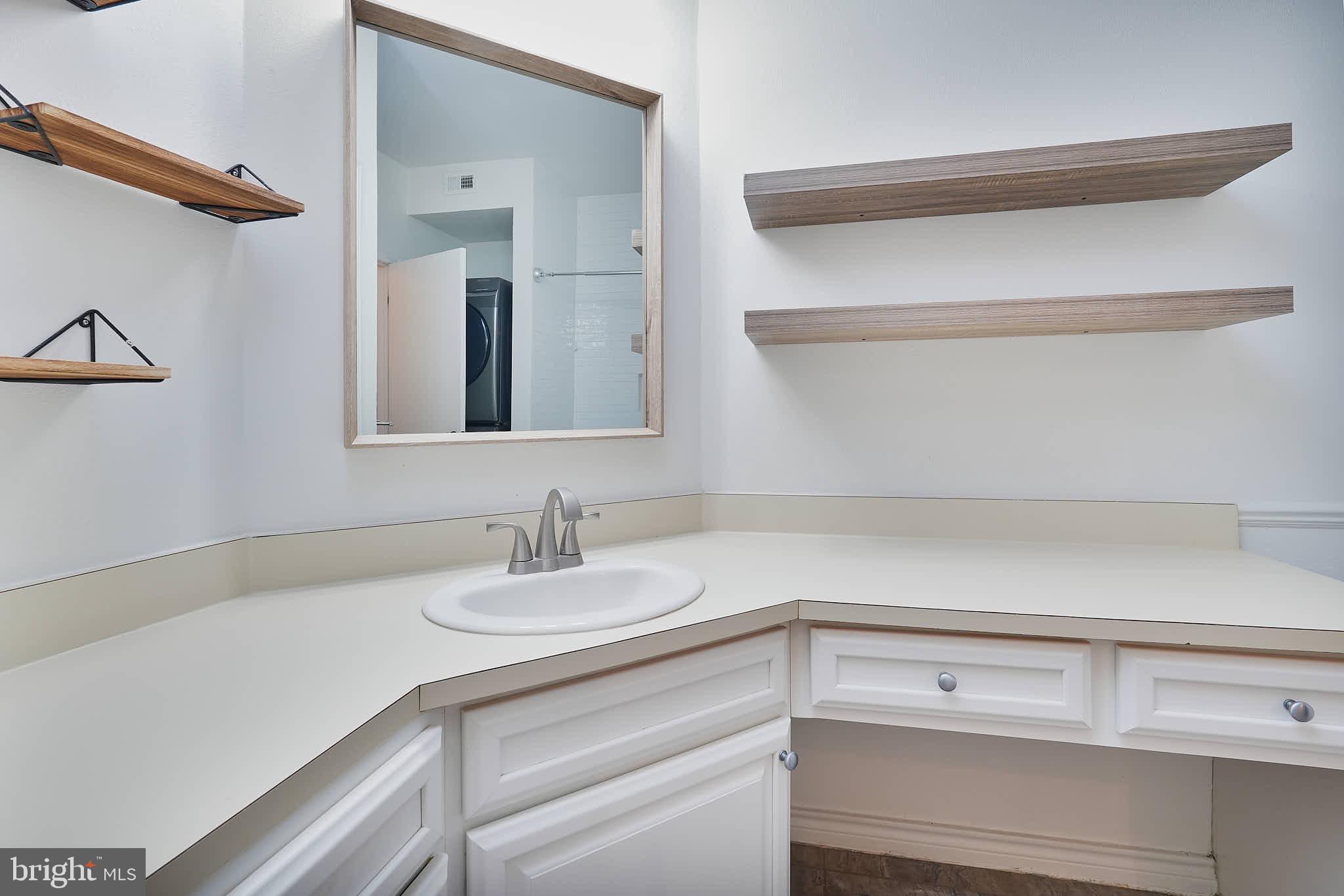 PENDERBROOK SQUARE CONDOMINIUMS - Residential