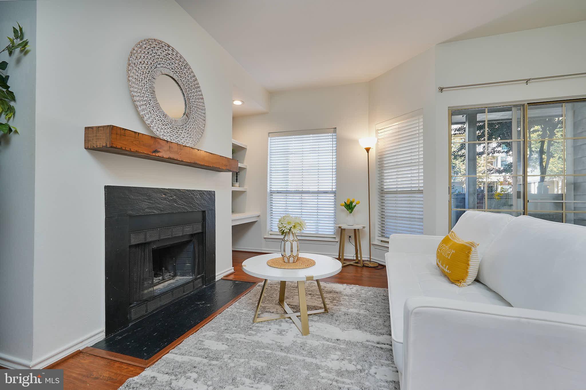 3922 PENDERVIEW DRIVE 305