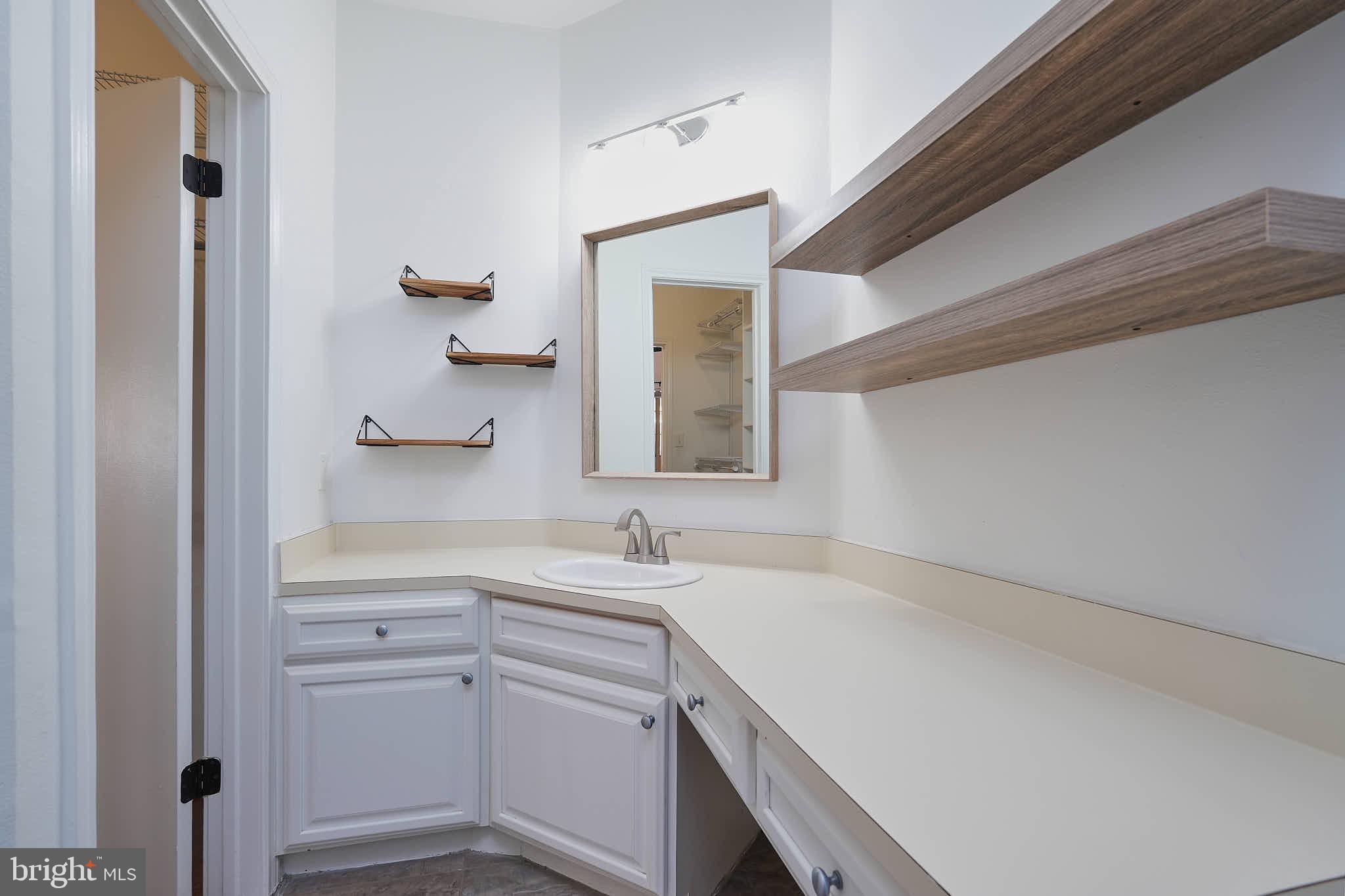 PENDERBROOK SQUARE CONDOMINIUMS - Residential