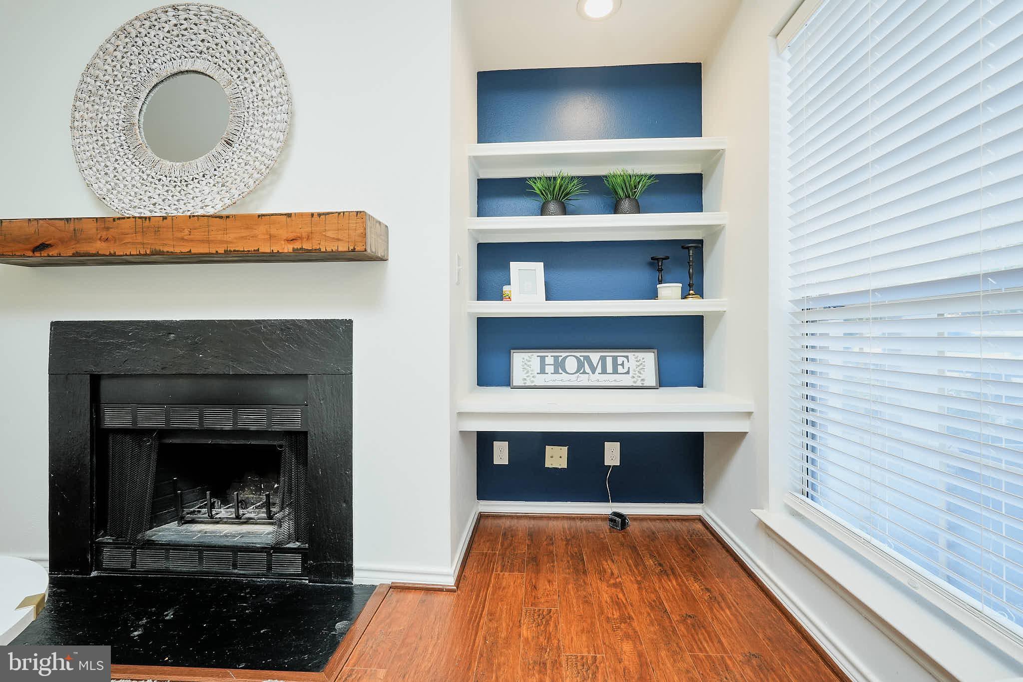 PENDERBROOK SQUARE CONDOMINIUMS - Residential