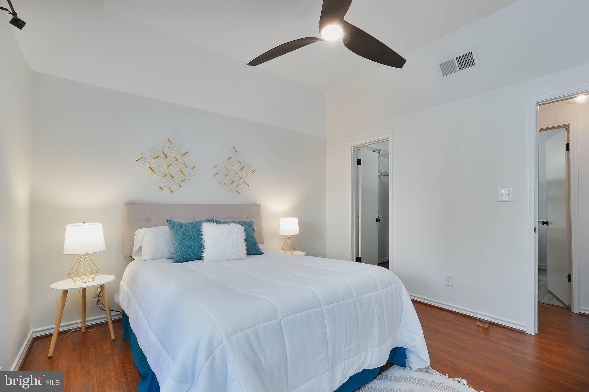 PENDERBROOK SQUARE CONDOMINIUMS - Residential