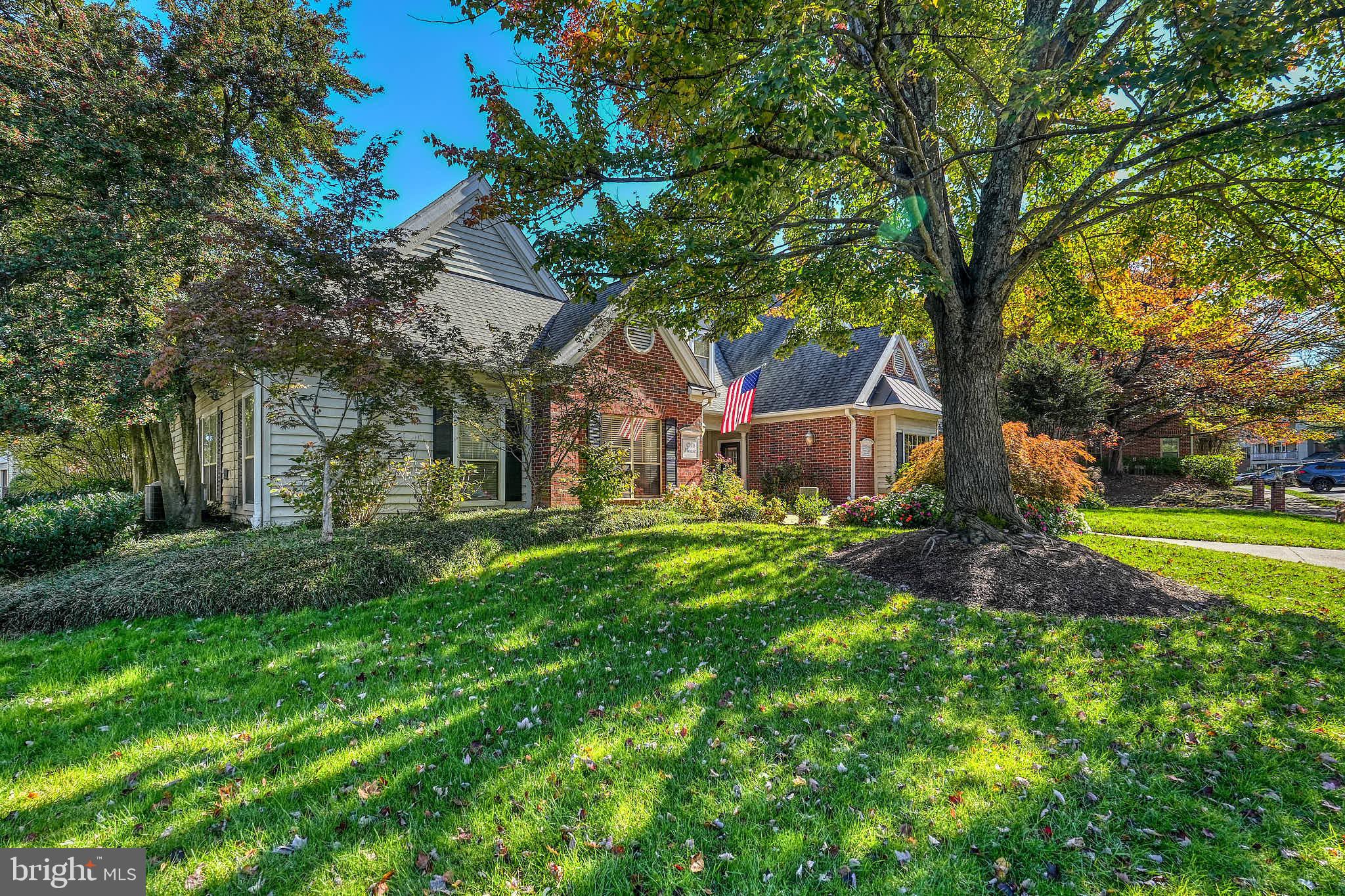 PENDERBROOK SQUARE CONDOMINIUMS - Residential