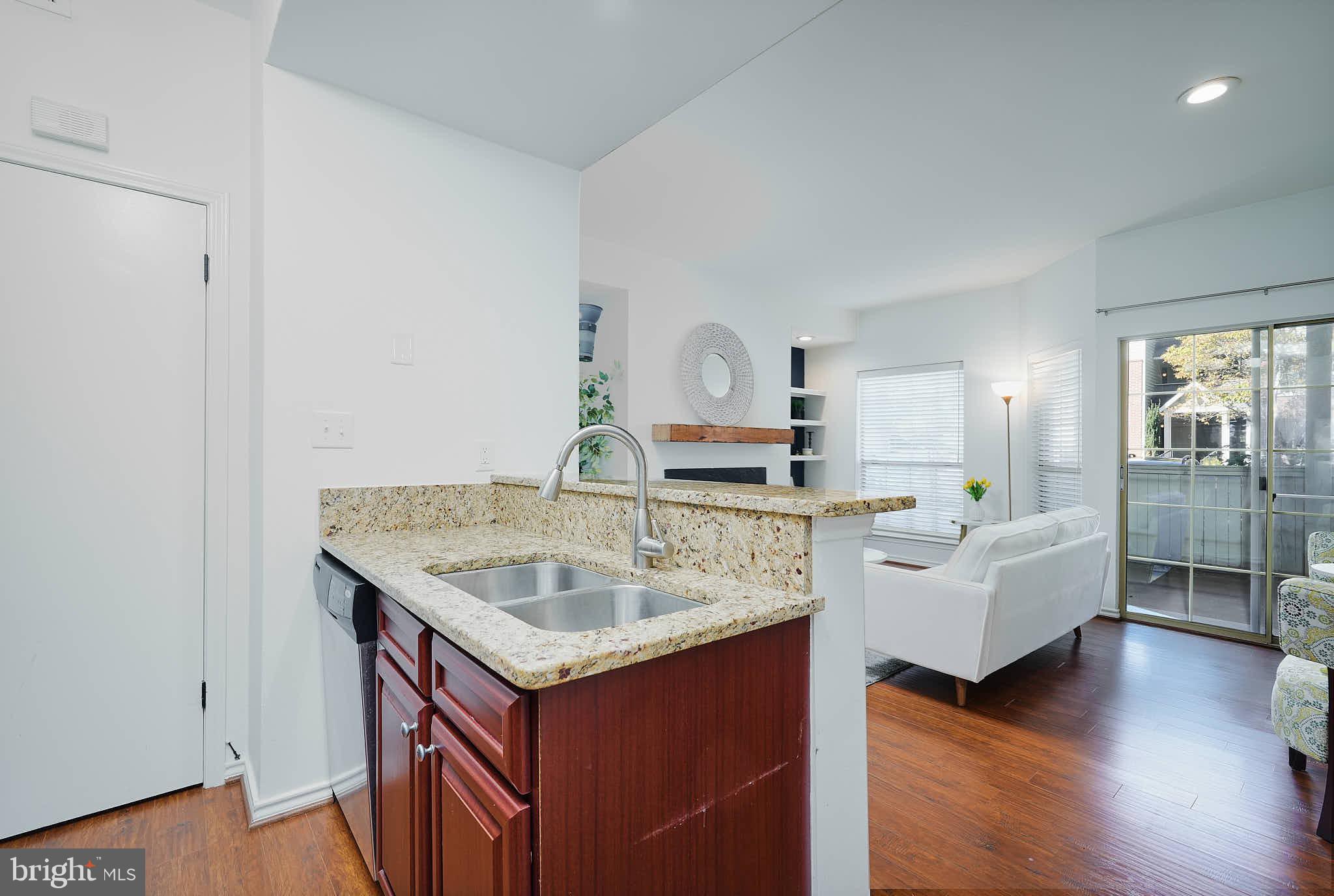 PENDERBROOK SQUARE CONDOMINIUMS - Residential